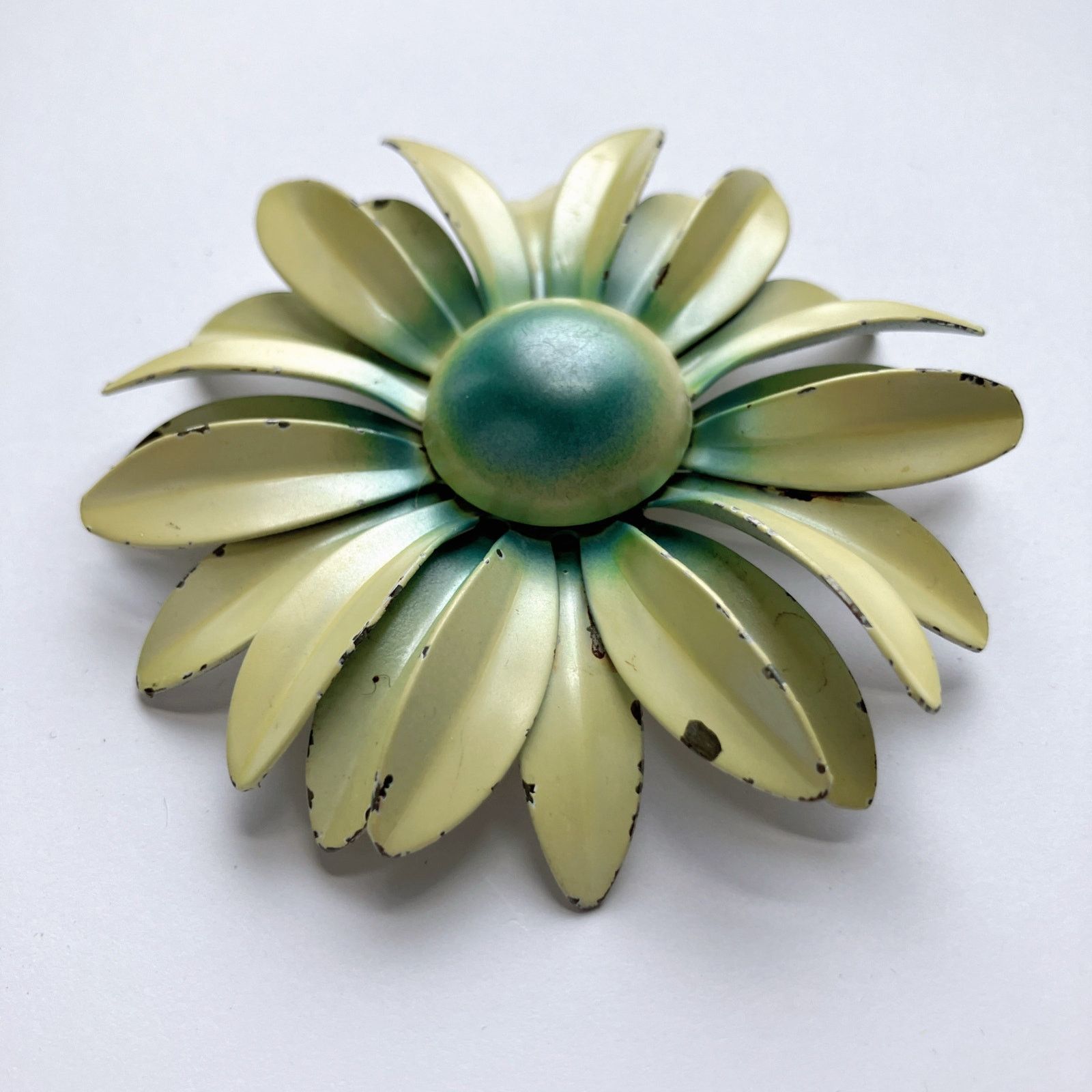 Vintage VTG 1960s Mod Cream Yellow Enamel Daisy Flower Power Brooch Size ONE SIZE - 4 Thumbnail
