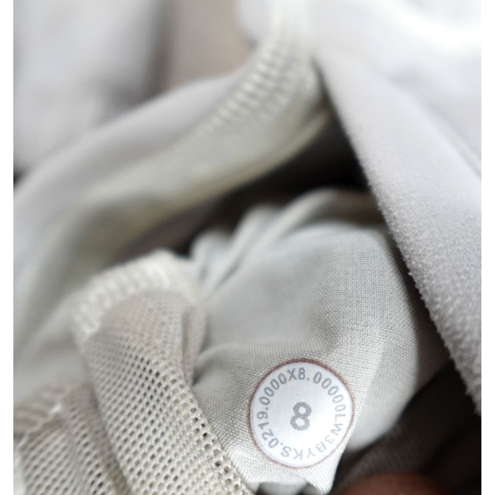 Lululemon Lululemon Womens Jacket M Gray Solid Full Zip Hooded Activewear Running & Jogging 8 Medium Womens Size M / US 6-8 / IT 42-44 - 2 Thumbnail