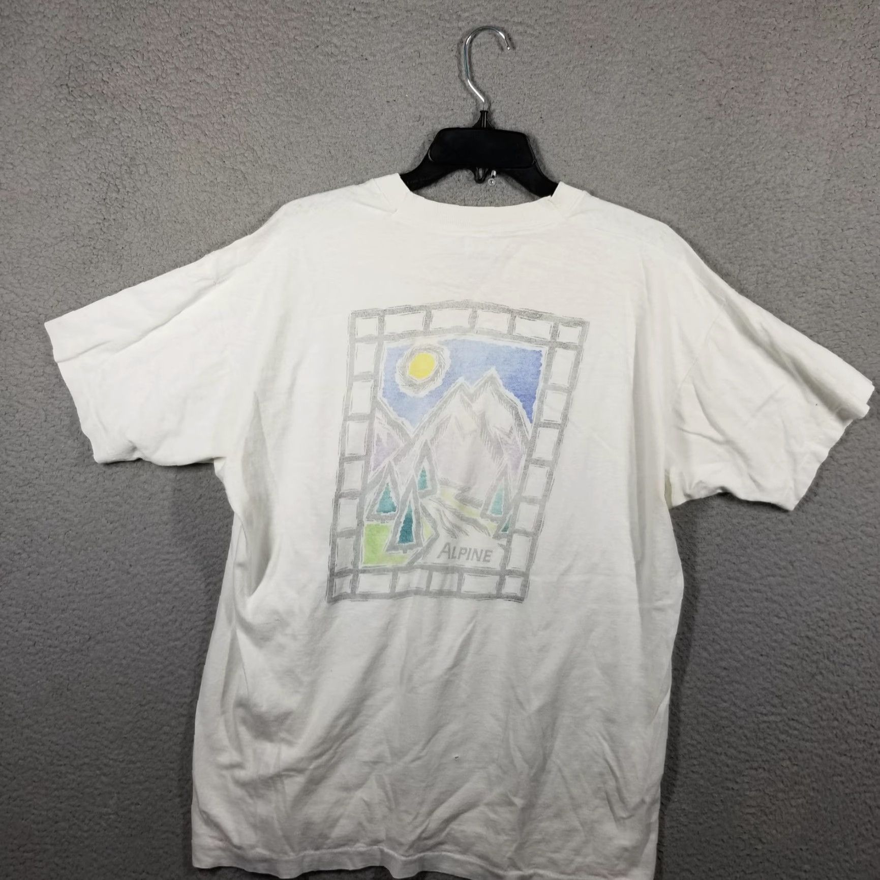 Fruit Of The Loom VINTAGE Alpine Pocket Tee Mountain Graphic Made USA Men XL White T-Shirt Canvas 90s Mens Size US XL / EU 56 / 4 - 2 Thumbnail