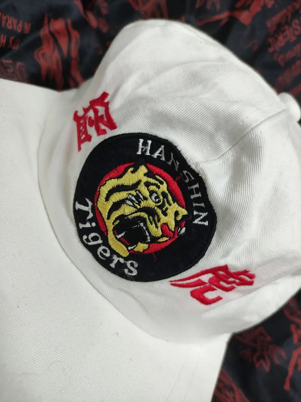 Japanese Brand RARE🔥HANSHIN TIGERS BASEBALL VINTAGE CAP Size ONE SIZE - 3 Thumbnail