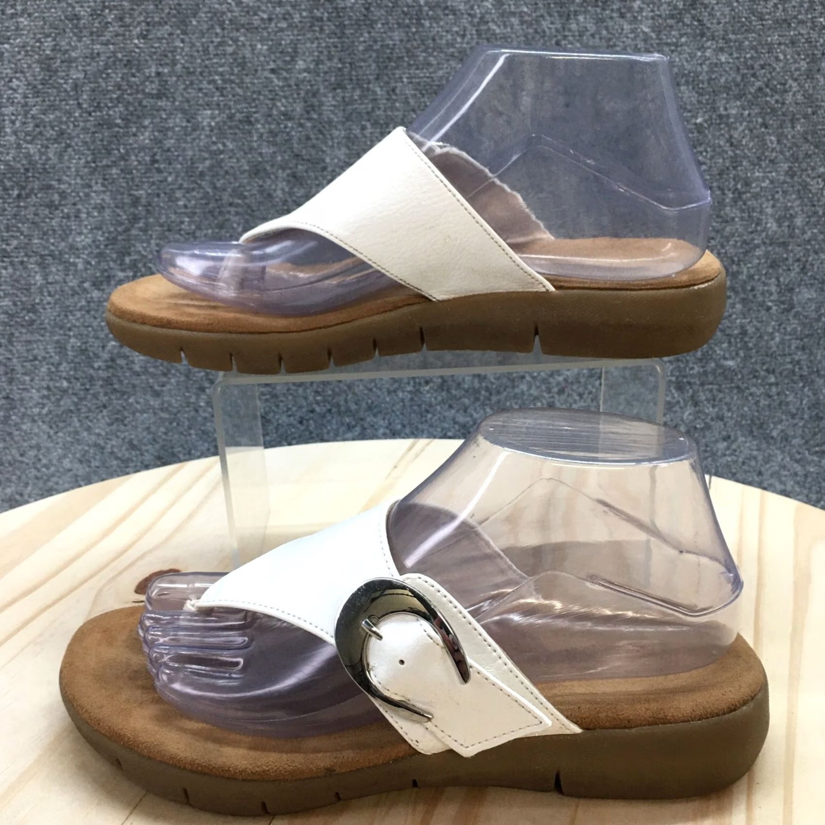 Vintage Aerosoles Sandals Womens 8 M Wipline Thong White Faux Leather Slip On Buckle Size US 8 / IT 38 - 2 Thumbnail