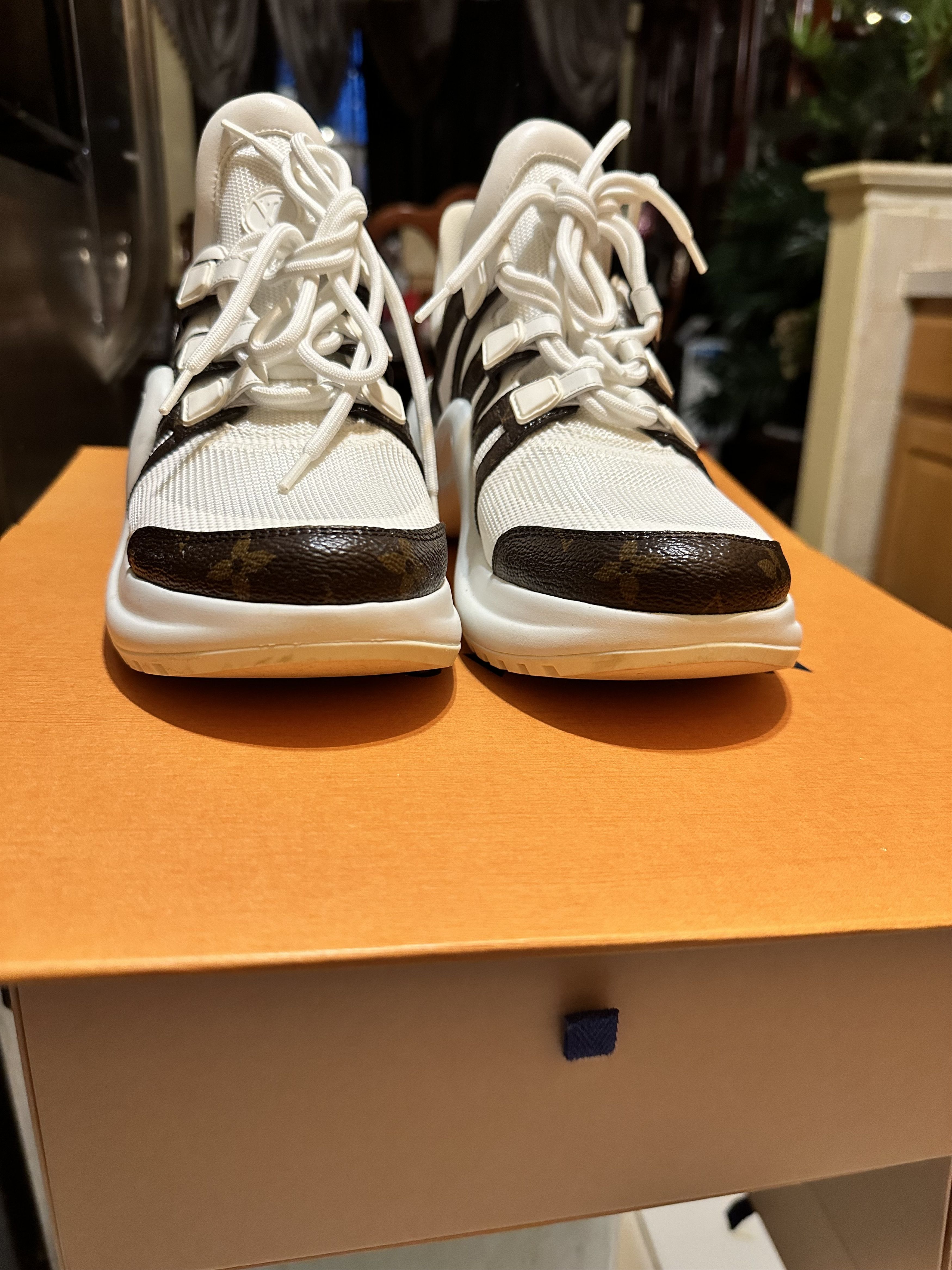 Louis Vuitton LV Archlight Sneaker Size US 8.5 / IT 38.5 - 1 Thumbnail