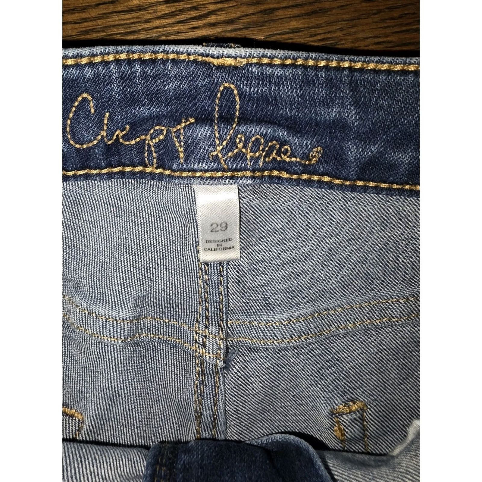 Vintage Chip & Pepper Denim Short Shorts Embroidery Frayed Cuff Sz Medium 29 Women’s Cotton Blend Blue Casual Vintage No Size 29" - 6 Thumbnail