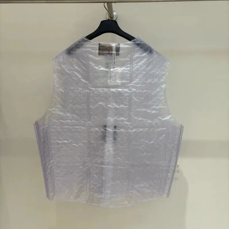 Louis Vuitton Louis Vuitton Transparent Sleeveless Coat for Men . Size US M / EU 48-50 / 2 - 2 Thumbnail