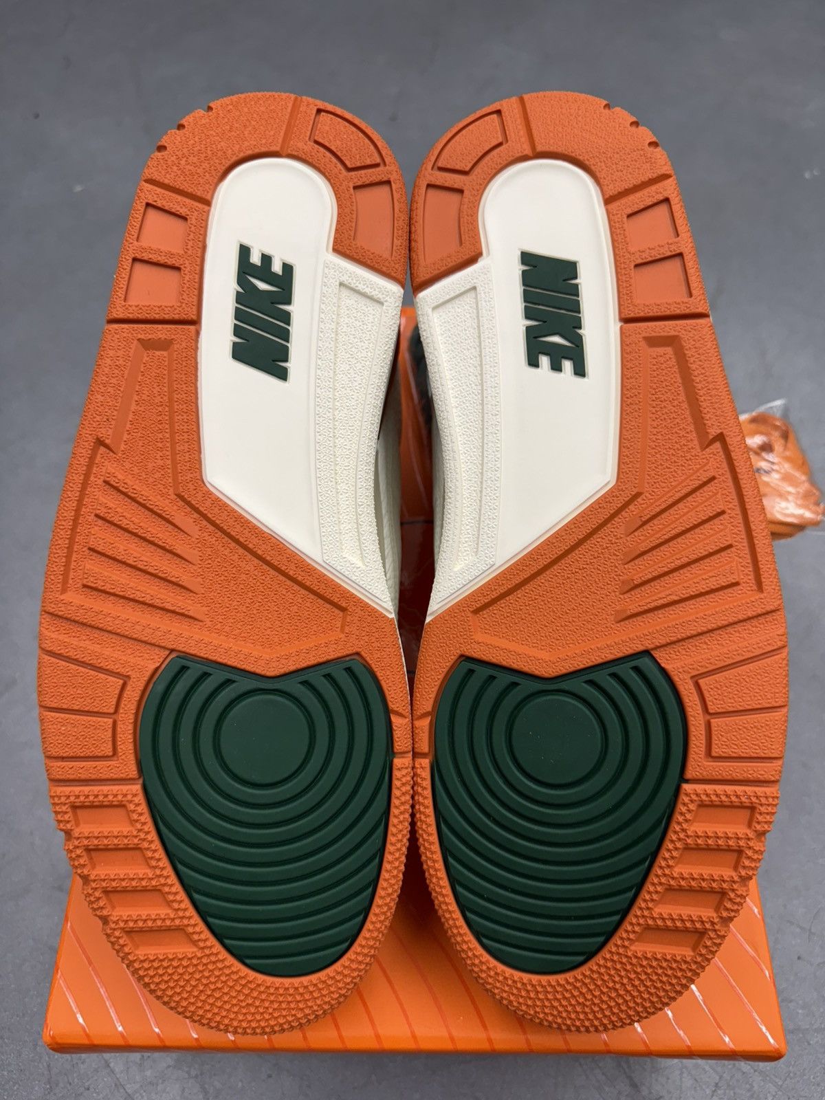 Nike 2025 Jordan 3 Retro SP SoleFly Miami Size US 10 / EU 43 - 14 Thumbnail