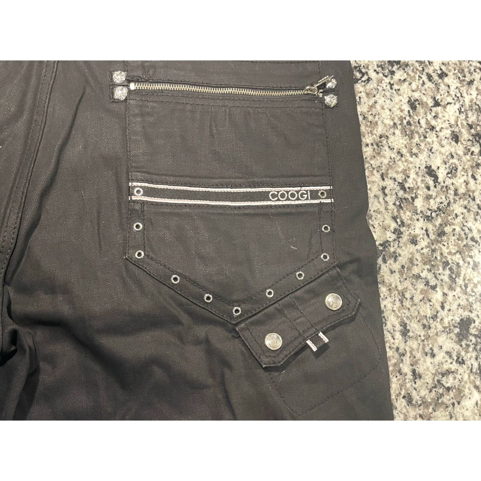 Coogi COOGI Shorts Bermuda Mens Size 41 Black Zipper Embroidery 41 in Inseam 17 Size US 41 - 7 Thumbnail