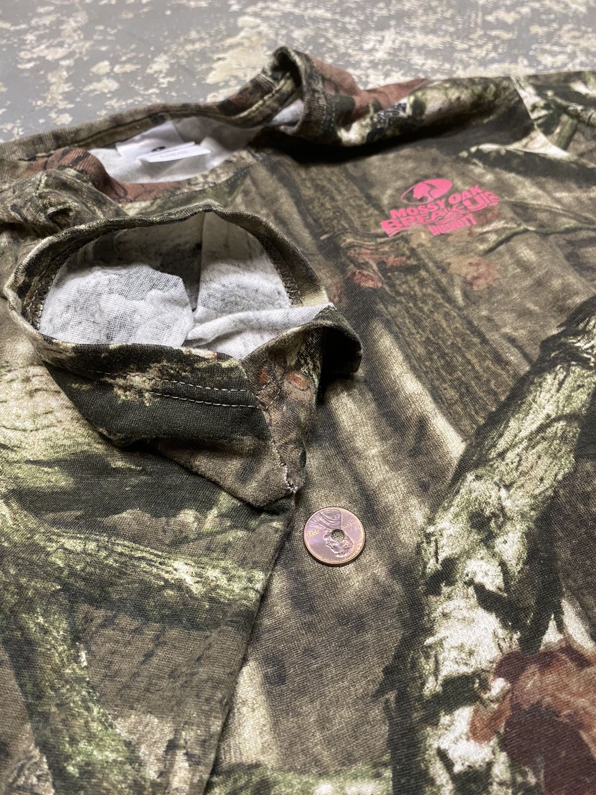 Realtree × Vintage Vintage Mossy Oak Break Up Camo Women’s Camo Tshirt Size L / US 10 / IT 46 - 7 Thumbnail