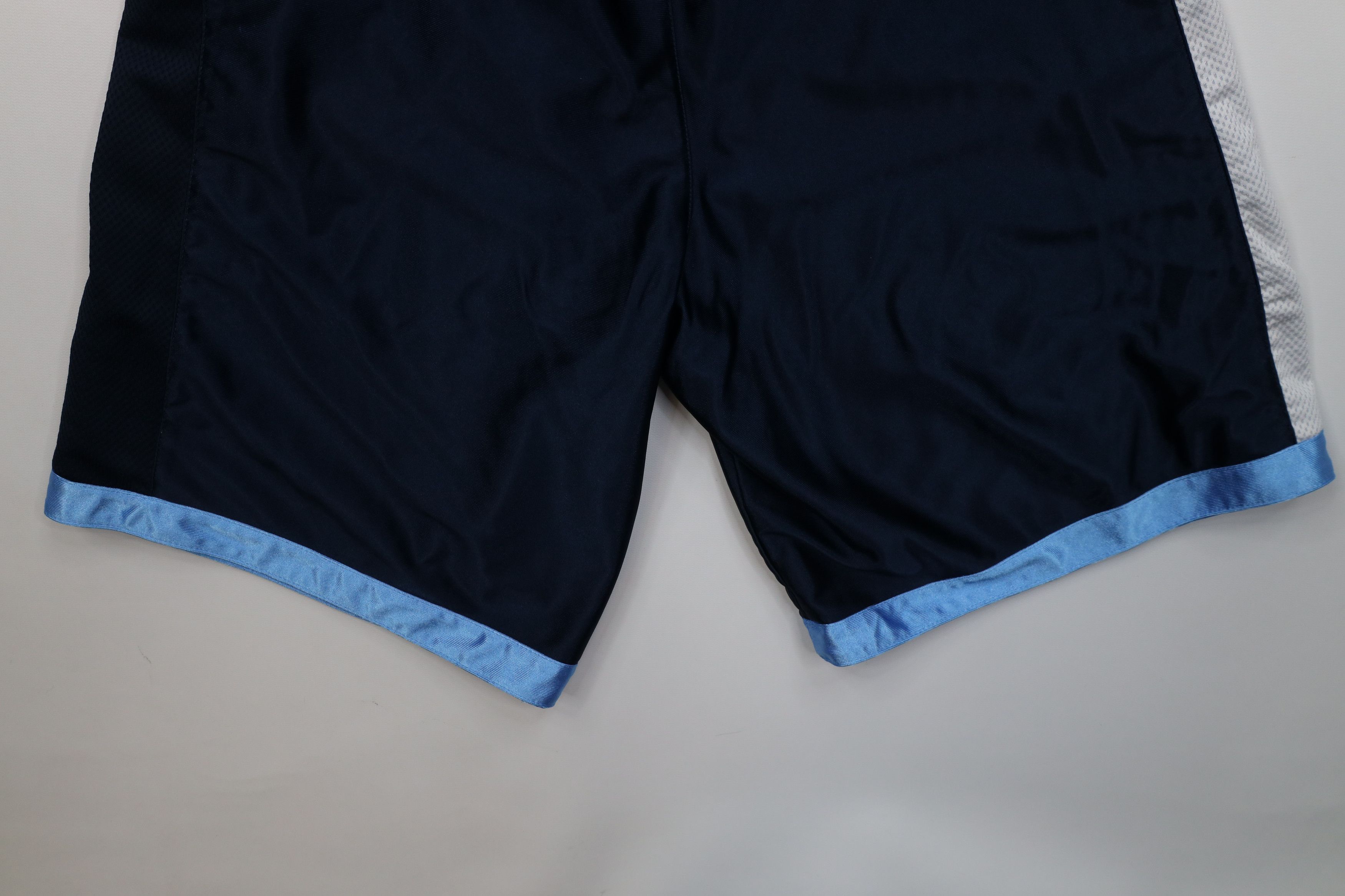 Nike Vintage 90s Y2K Nike Reversible Silky Basketball Shorts Size 24" / US 00 / IT 34 - 18 Thumbnail