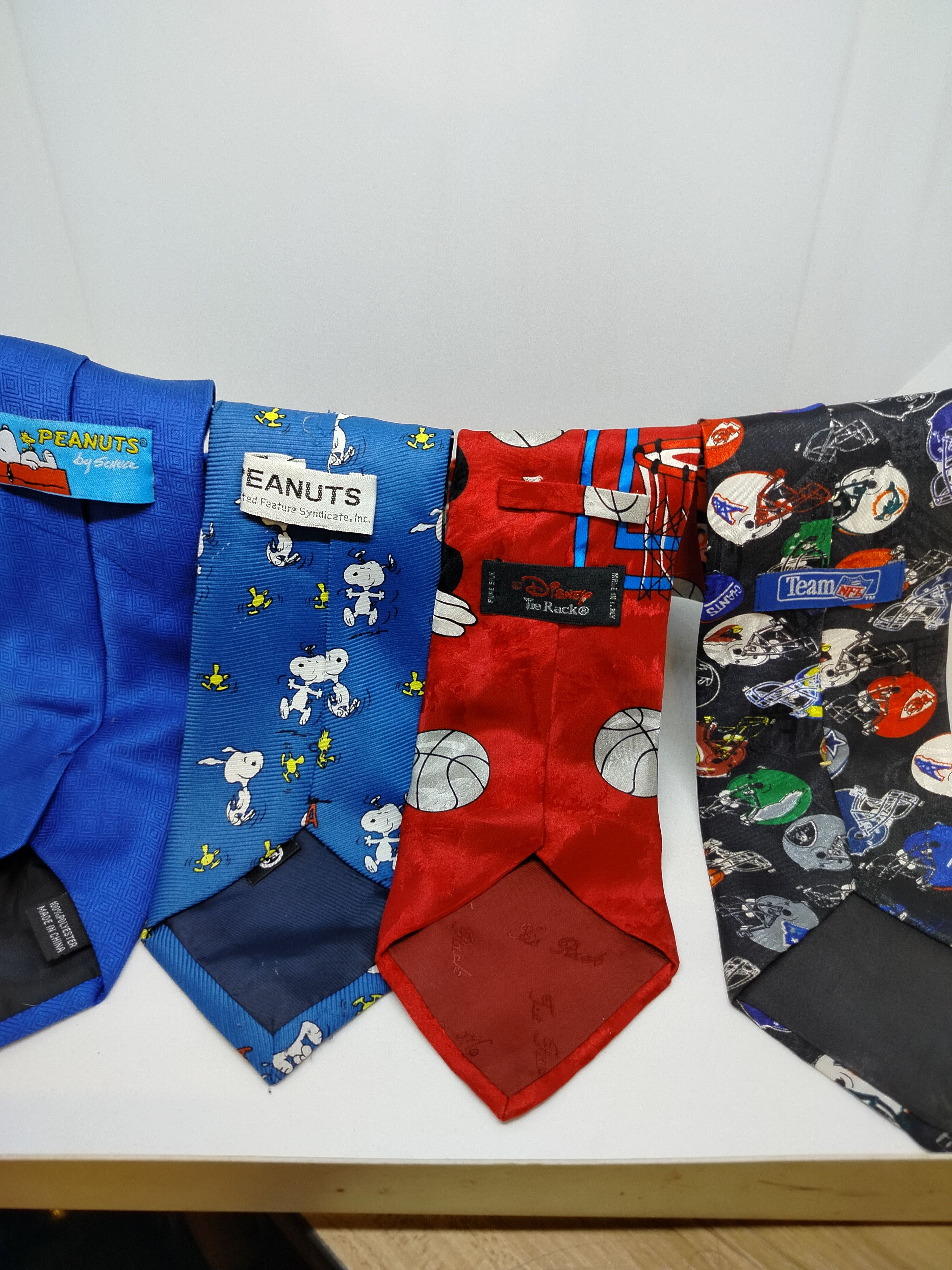 Disney Vintage Lot of 12 Men's Ties,tie, Disney,Peanut,snoopy,NFL Size ONE SIZE - 5 Thumbnail