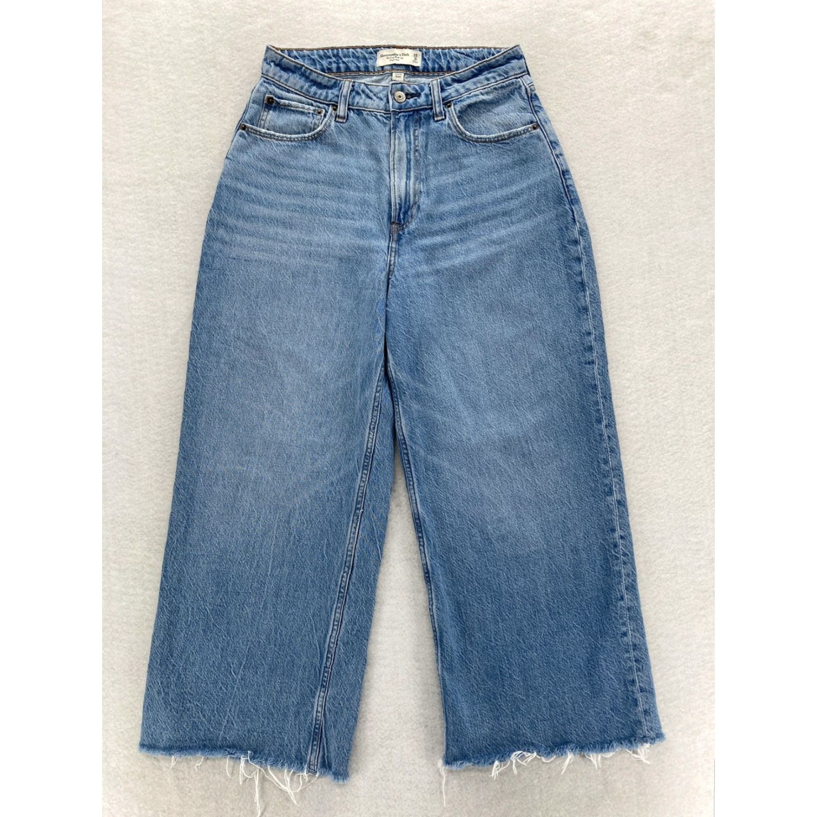 Abercrombie & Fitch Abercrombie & Fitch Jeans Womens 0S High Rise Crop Wide Leg Curve Love Raw Hem Jeans Womens 0S Short Light Bio Blue 23 in Inseam Size 25" / US 0 / IT 36 - 2 Thumbnail