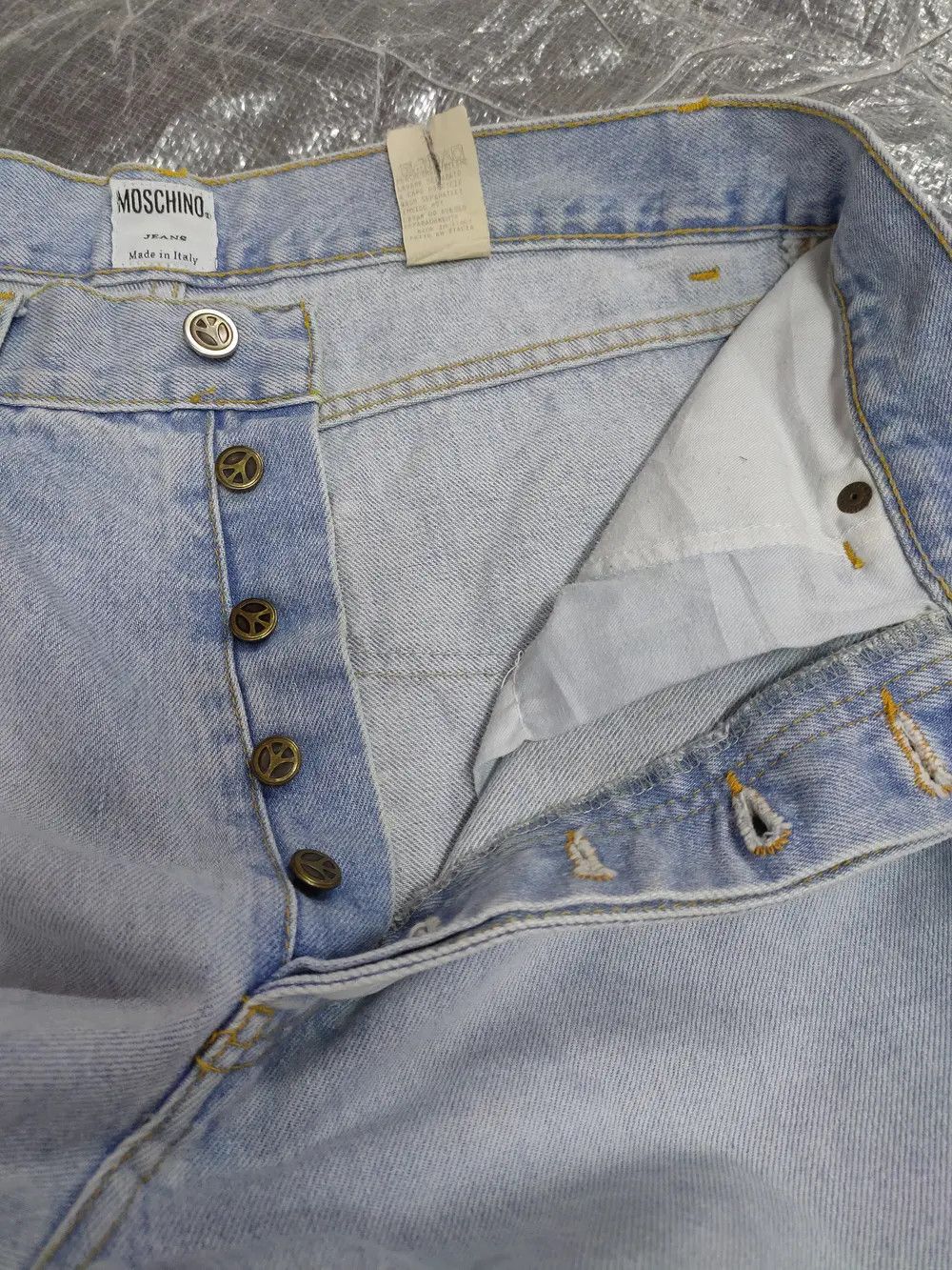 Moschino Vintage Moschino light denim jeans Size US 33 - 4 Thumbnail