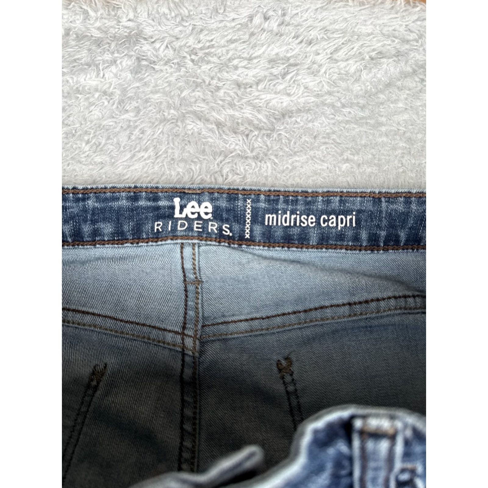 Lee Lee Jeans Women Capri 16 Blue Denim Medium Wash Cotton Blend Zip Fly 36x22 Size 38" / US 16 / IT 52 - 6 Thumbnail
