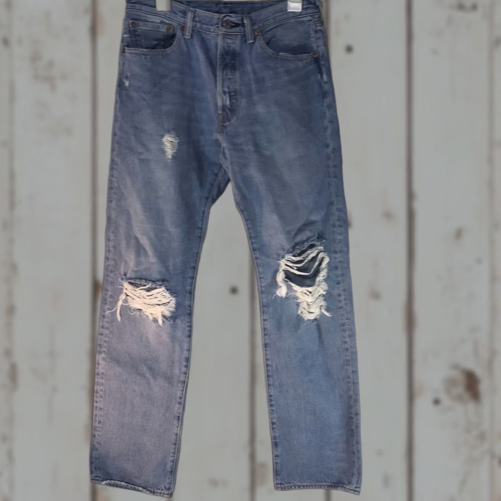 Levi's Levi's 501 Light Wash Distressed Jeans Adult Regular Size 32X34 Blue 90s Mens Size US 32 / EU 48 - 1 Thumbnail
