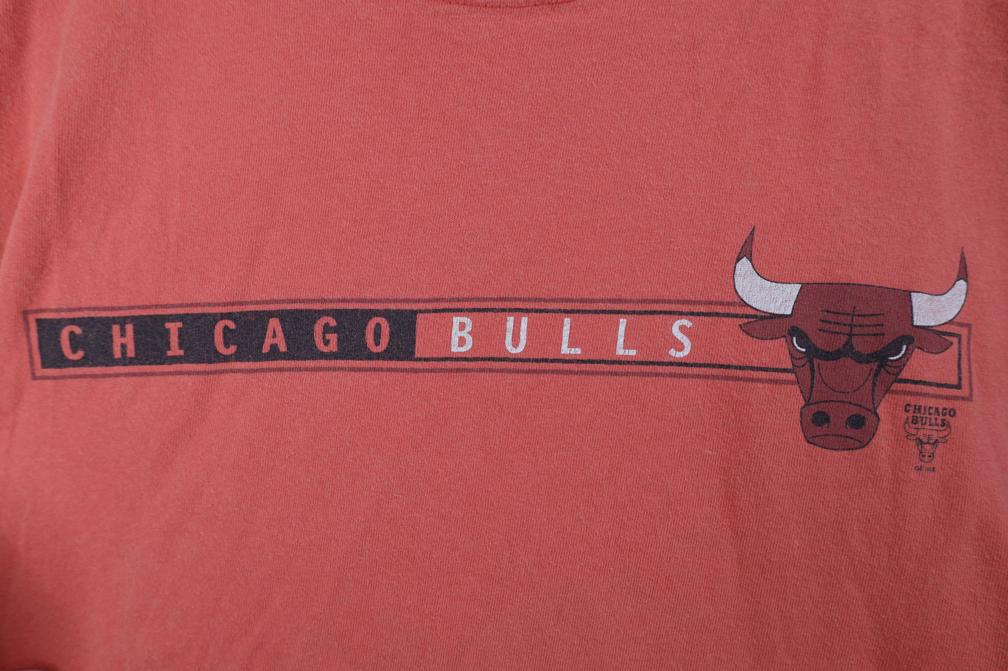 Vintage Vintage 90s Spell Chicago Bulls Basketball T-Shirt Red USA Size US XXL / EU 58 / 5 - 4 Thumbnail