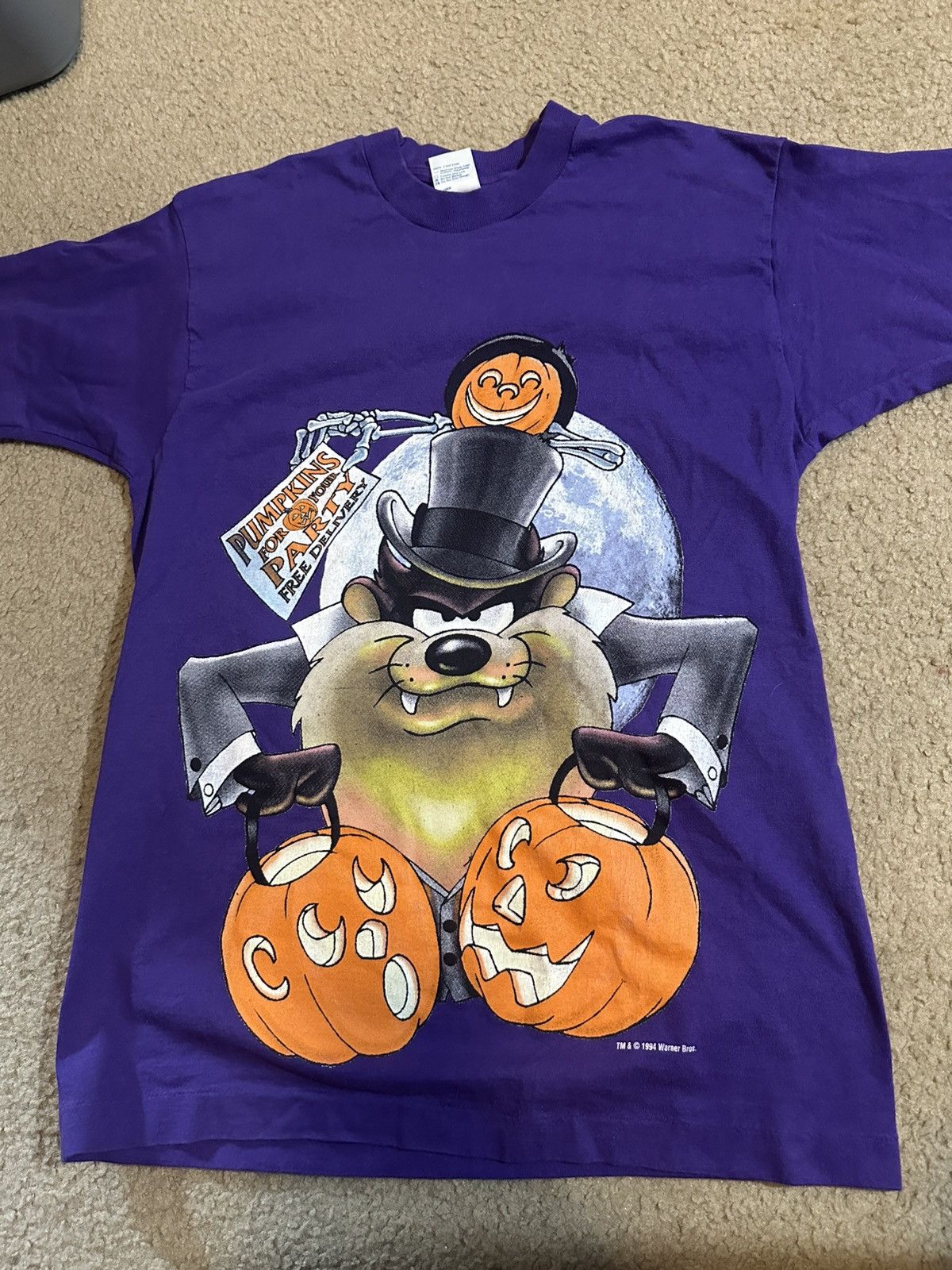 Vintage Vintage Taz Looney Toons Halloween Tee 1994 Size US L / EU 52-54 / 3 - 1 Thumbnail