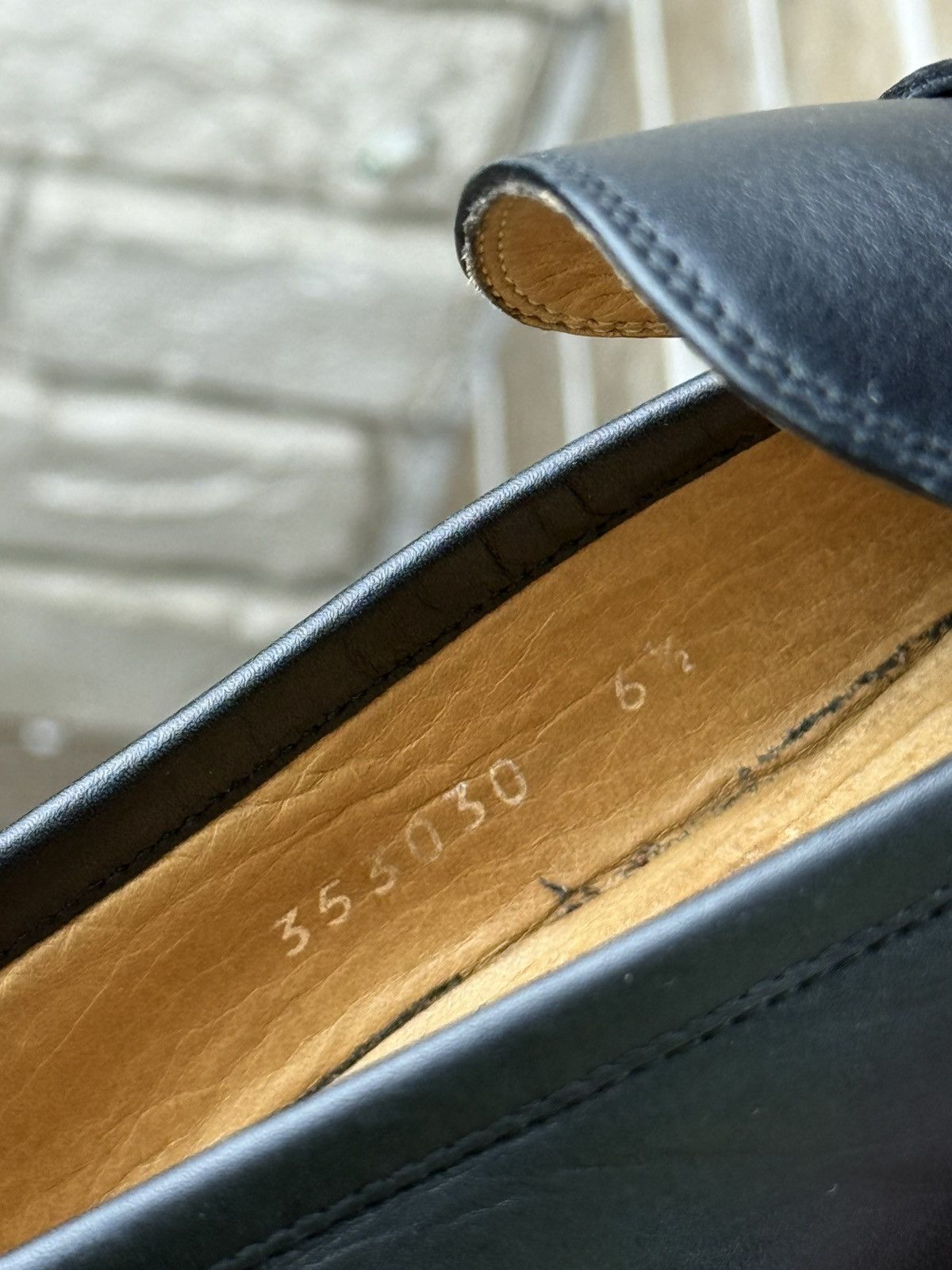 Gucci Gucci GG Black Leather Loafers Embossed Logo Size US 7.5 / EU 40-41 - 17 Thumbnail