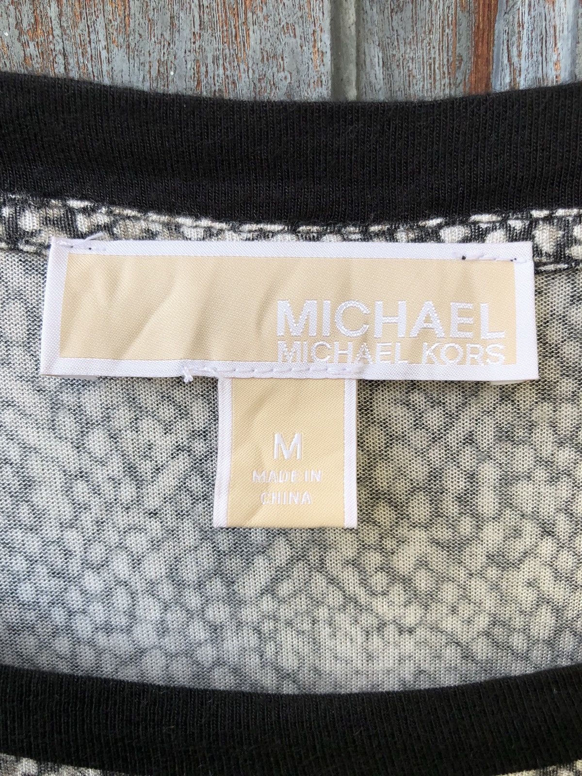 Michael Kors Michael Kors RN:111818 CA:45885 Snake Skin Print Long Sleeve Size M / US 6-8 / IT 42-44 - 9 Thumbnail