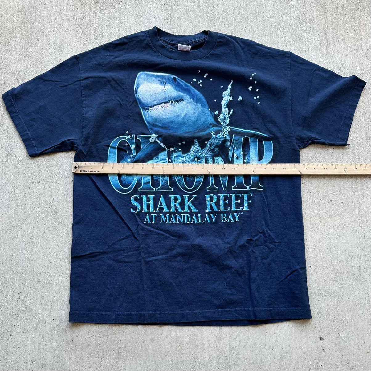 Vintage Vintage 90s Shark Reef T shirt Chomp Size XL blue Aquarium Size US XL / EU 56 / 4 - 4 Thumbnail
