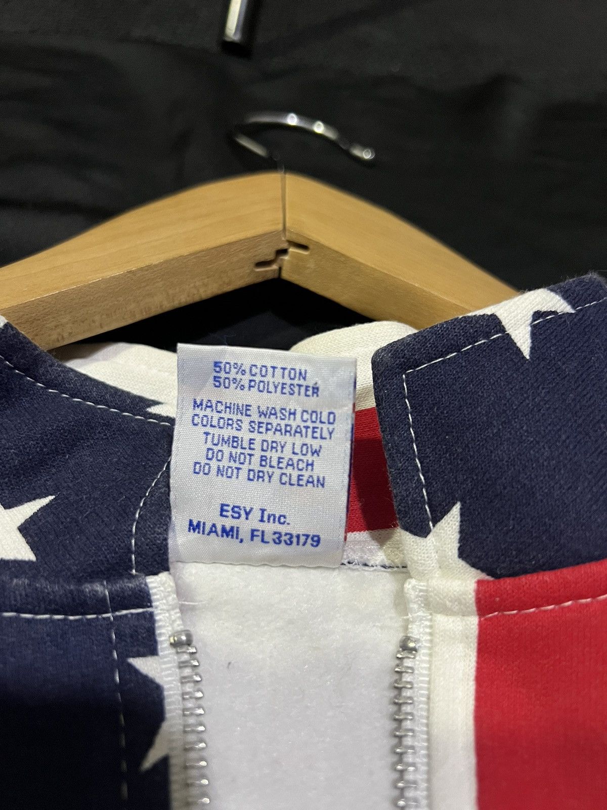 Vintage VINTAGE 90s AMERICAN FLAG SWEATER FULL ZIP Size US M / EU 48-50 / 2 - 9 Thumbnail
