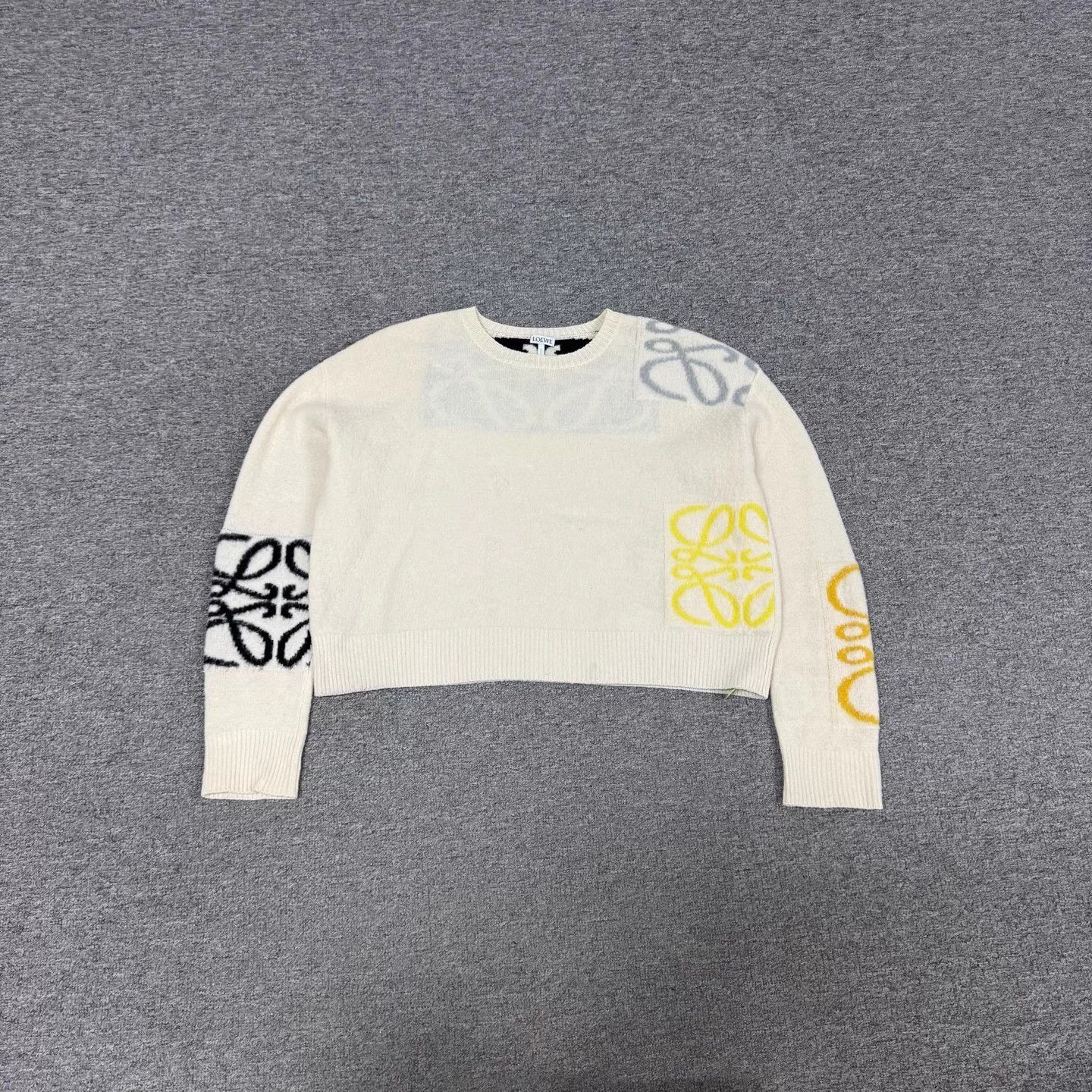 Loewe LOEWE allover large logo sweater 97 new XS women's Size XS / US 0-2 / IT 36-38 - 1 Thumbnail