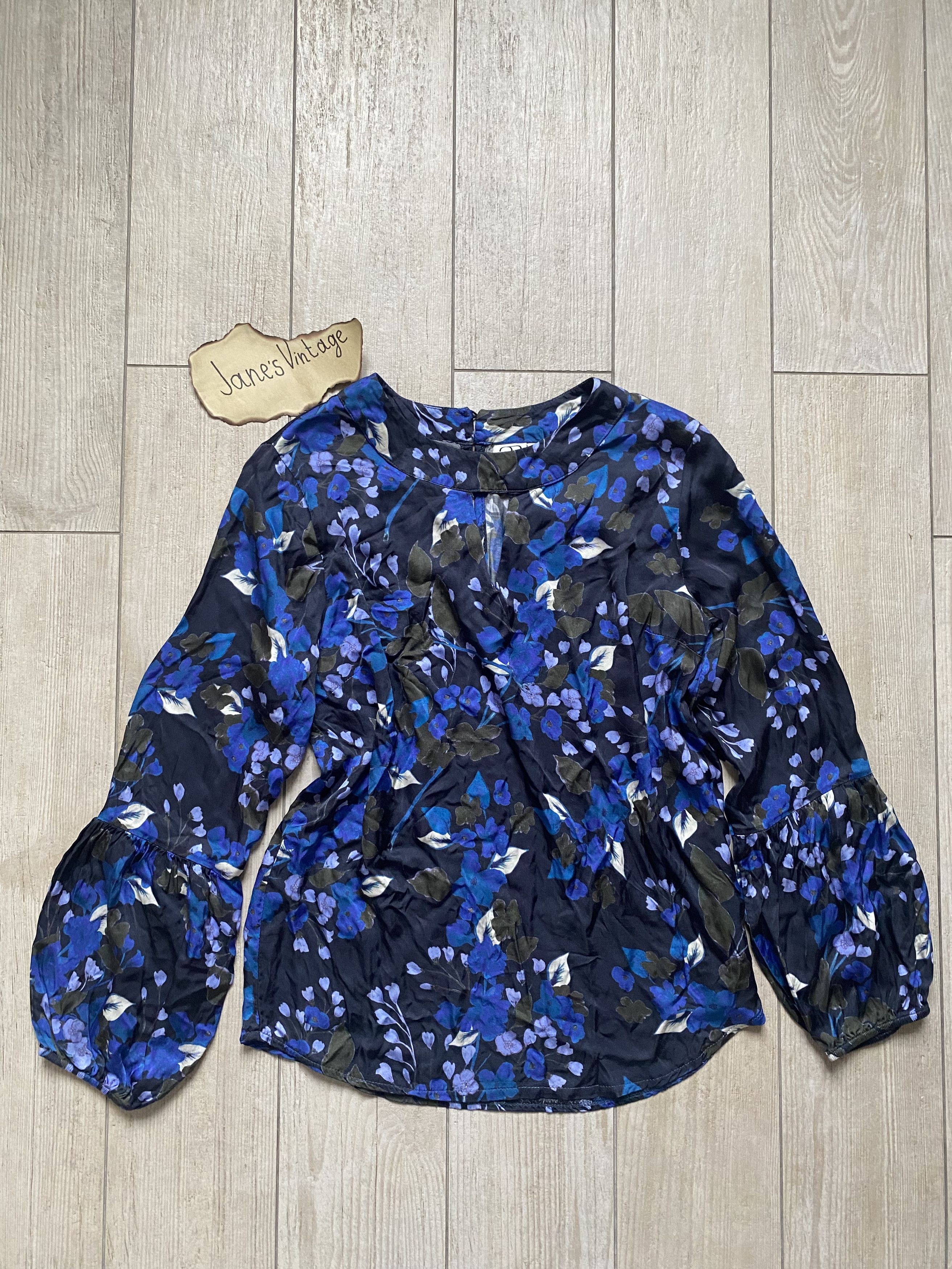 Vintage Silk Blouse – Italy, Black & Blue 2-biz Size M / US 6-8 / IT 42-44 - 1 Thumbnail