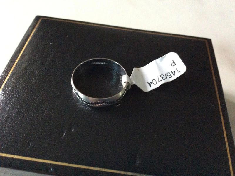 Designer 9ct white gold wedding ring Size P Size ONE SIZE - 5 Thumbnail