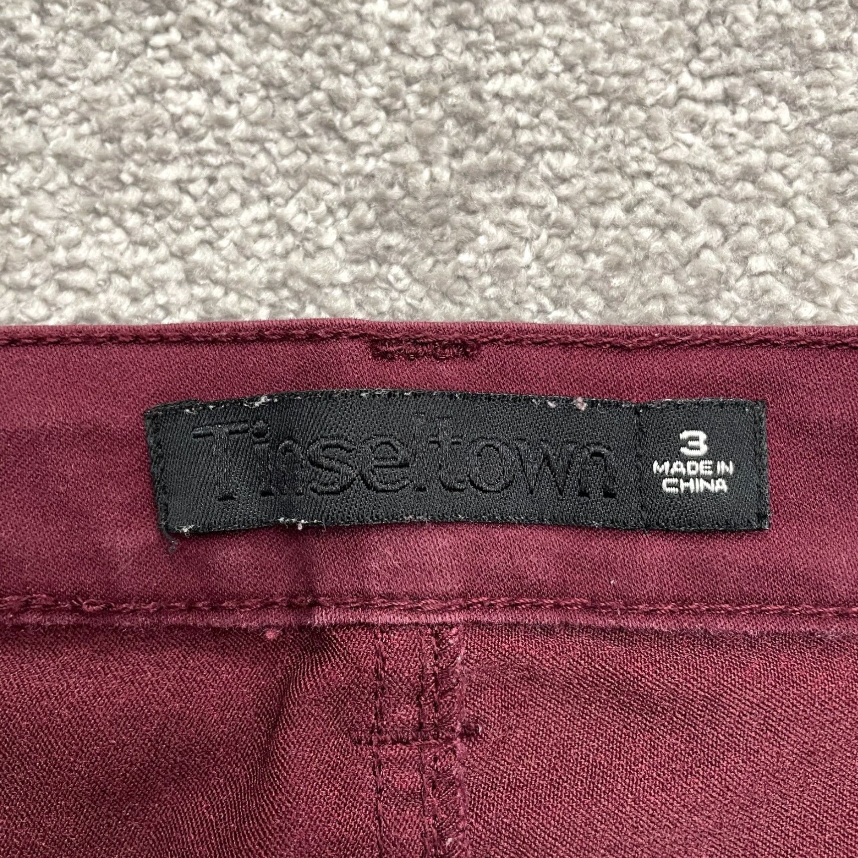 Vintage Tinseltown Skinny Jeans Juniors 3 Red Maroon Mid Rise Dark Wash Stretch 28x27 Size 27" / US 4 / IT 40 - 4 Thumbnail