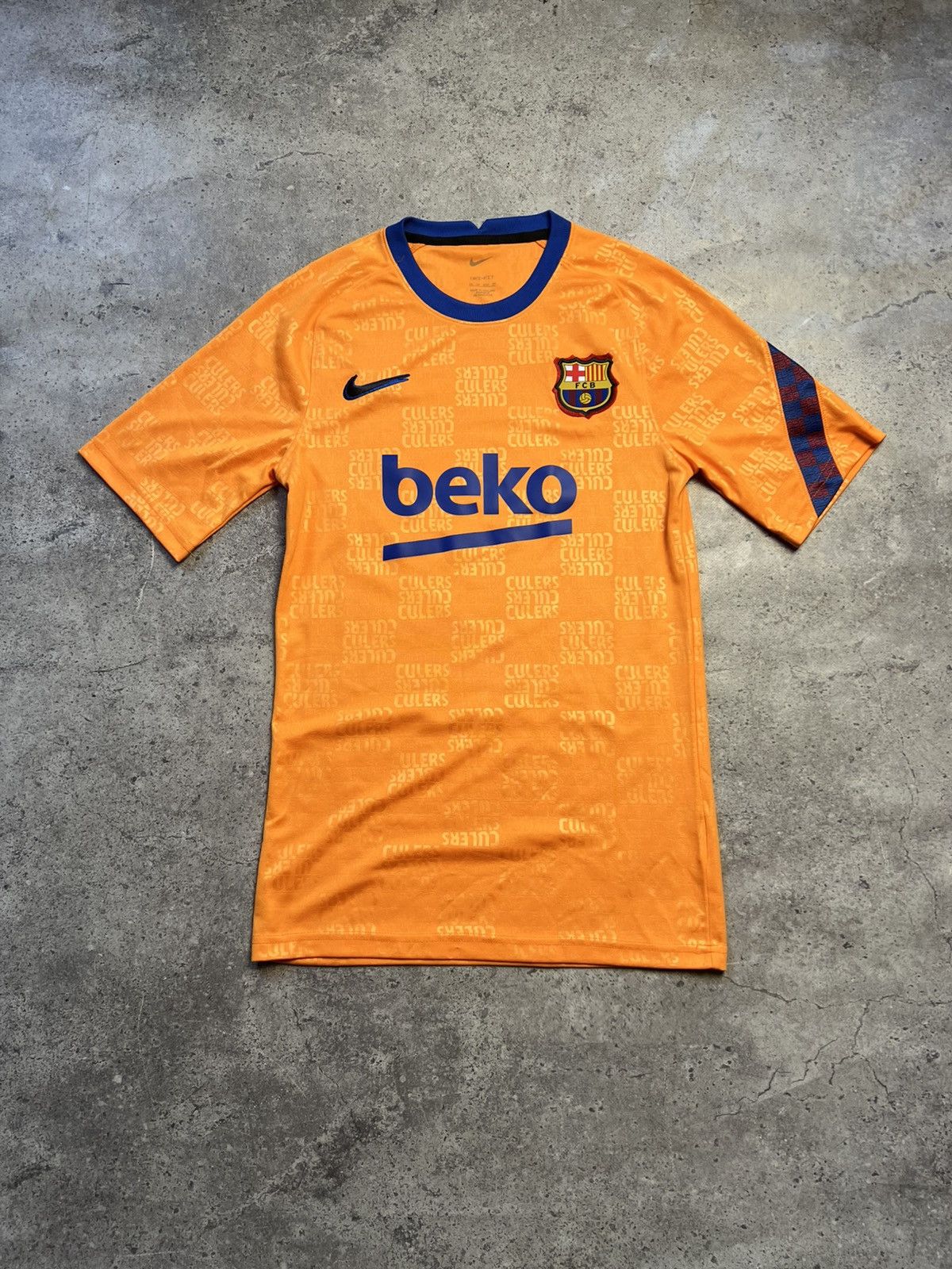 Nike Nike 2022 Barcelona Away Jersey Size US S / EU 44-46 / 1 - 4 Thumbnail