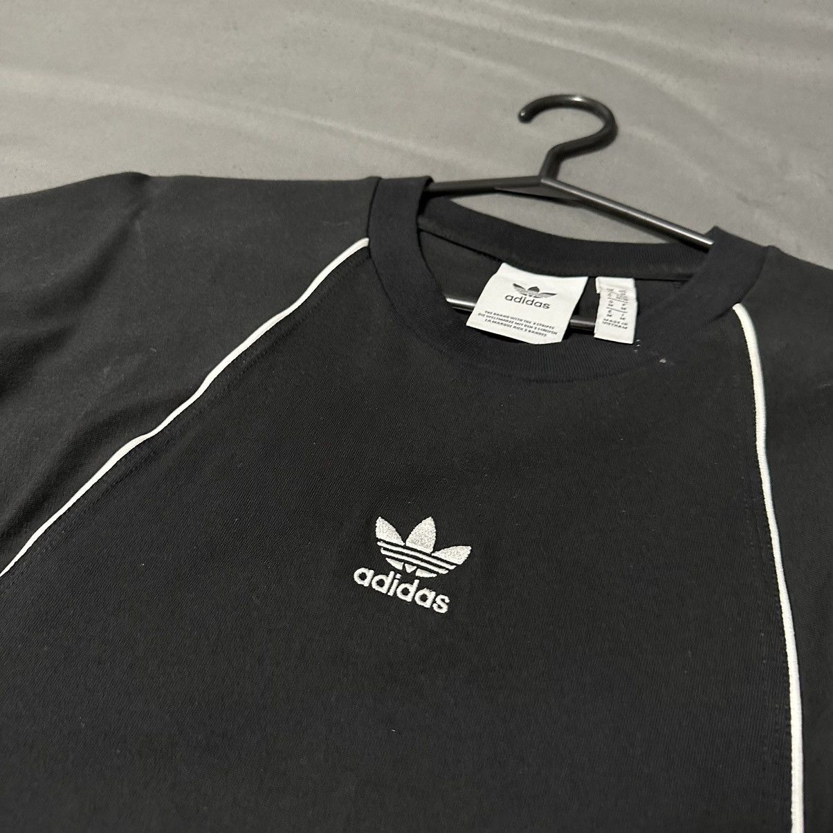 Adidas ADIDAS REAR PIECE TEE. Size US M / EU 48-50 / 2 - 3 Thumbnail