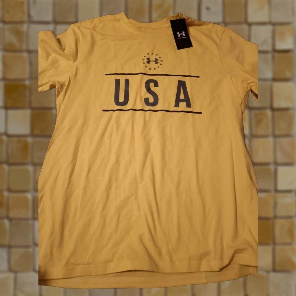 Under Armour NEON YELLOW UNDER ARMOUR HEATGEAR SHORT SLEEVE SHIRT MENS LSIZE LOOSE L Size US L / EU 52-54 / 3 - 1 Preview
