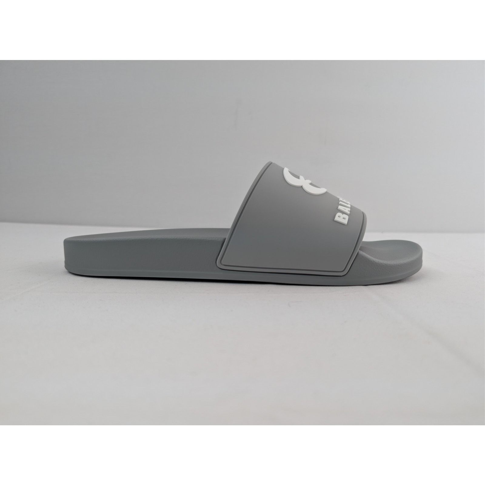 Balenciaga o1rshd1 Logo Pool Slides Slippers in Gray/White Size US 11 / EU 44 - 4 Thumbnail