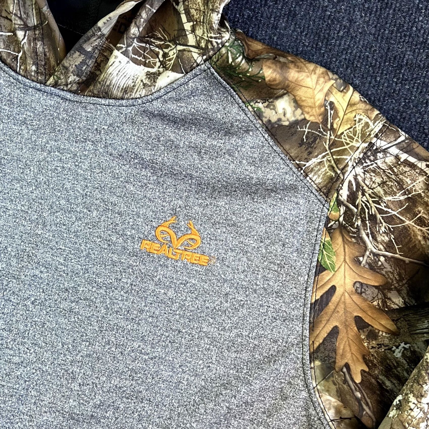 Realtree Realtree Hoodie Mens XL Gray Camo Fleece Pullover Hunting Sweatshirt Pockets Size US XL / EU 56 / 4 - 2 Thumbnail