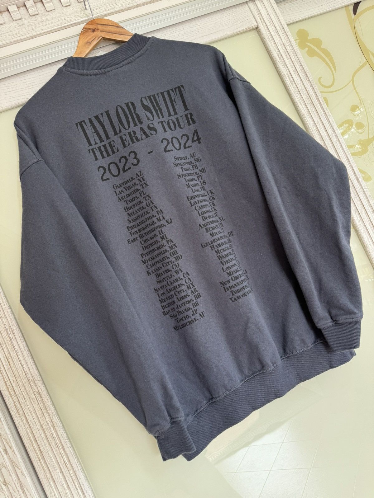 Band Tees 2024 Limited Edition Taylor Swift The Eras Tour Crewneck Size US S / EU 44-46 / 1 - 5 Thumbnail