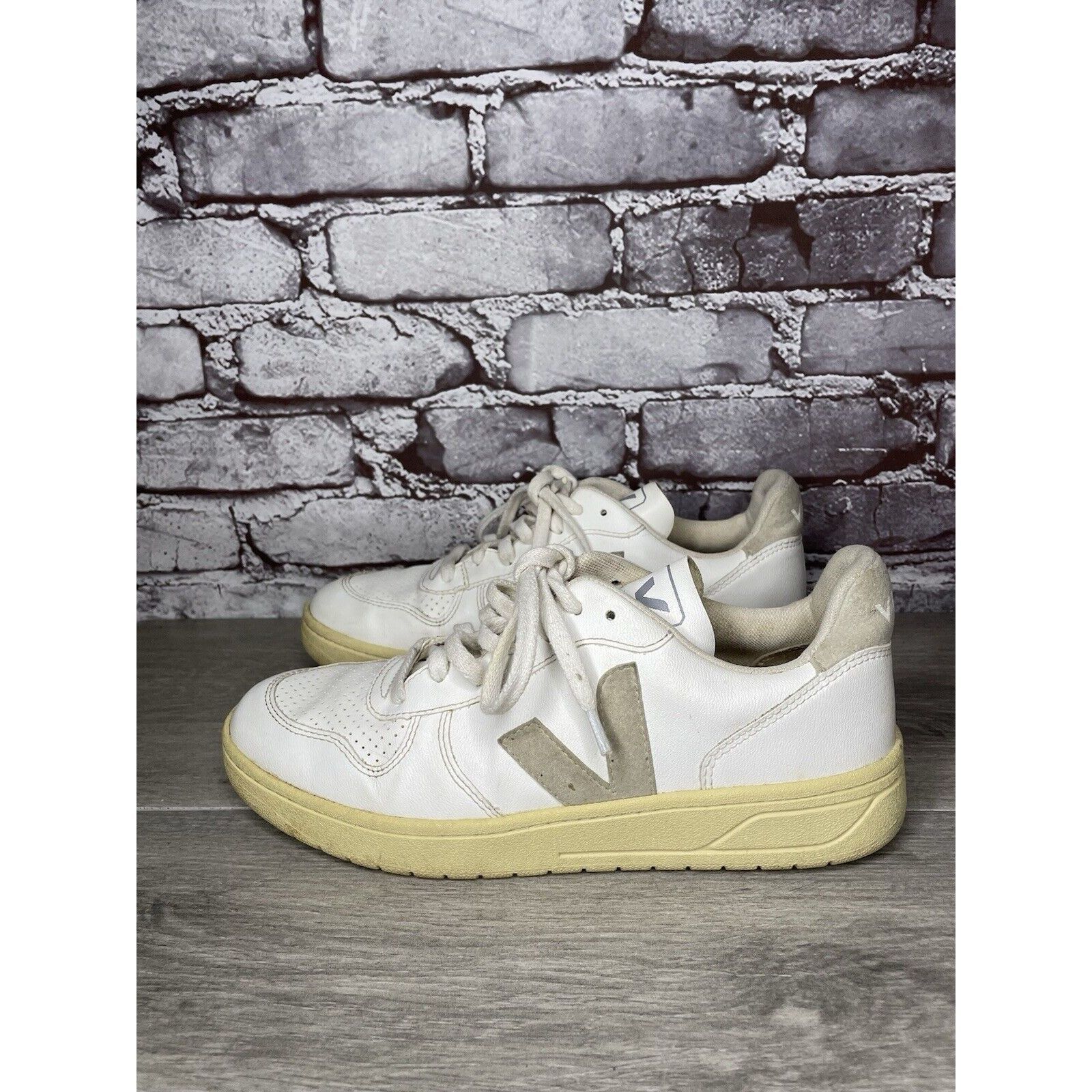 Veja L27 Veja V-12 White Leather Beige Low Top Lace Up Sneakers W Size US 9 / IT 39 - 3 Thumbnail