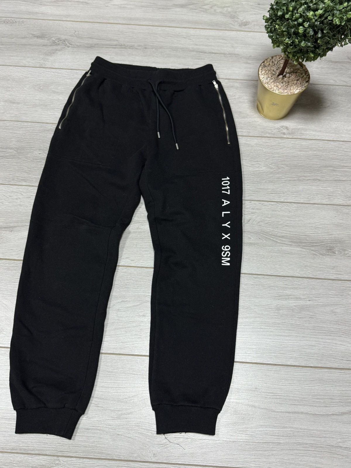 1017 ALYX 9SM Alyx Visual Black big Logo Sweatpants Size US 30 / EU 46 - 2 Thumbnail