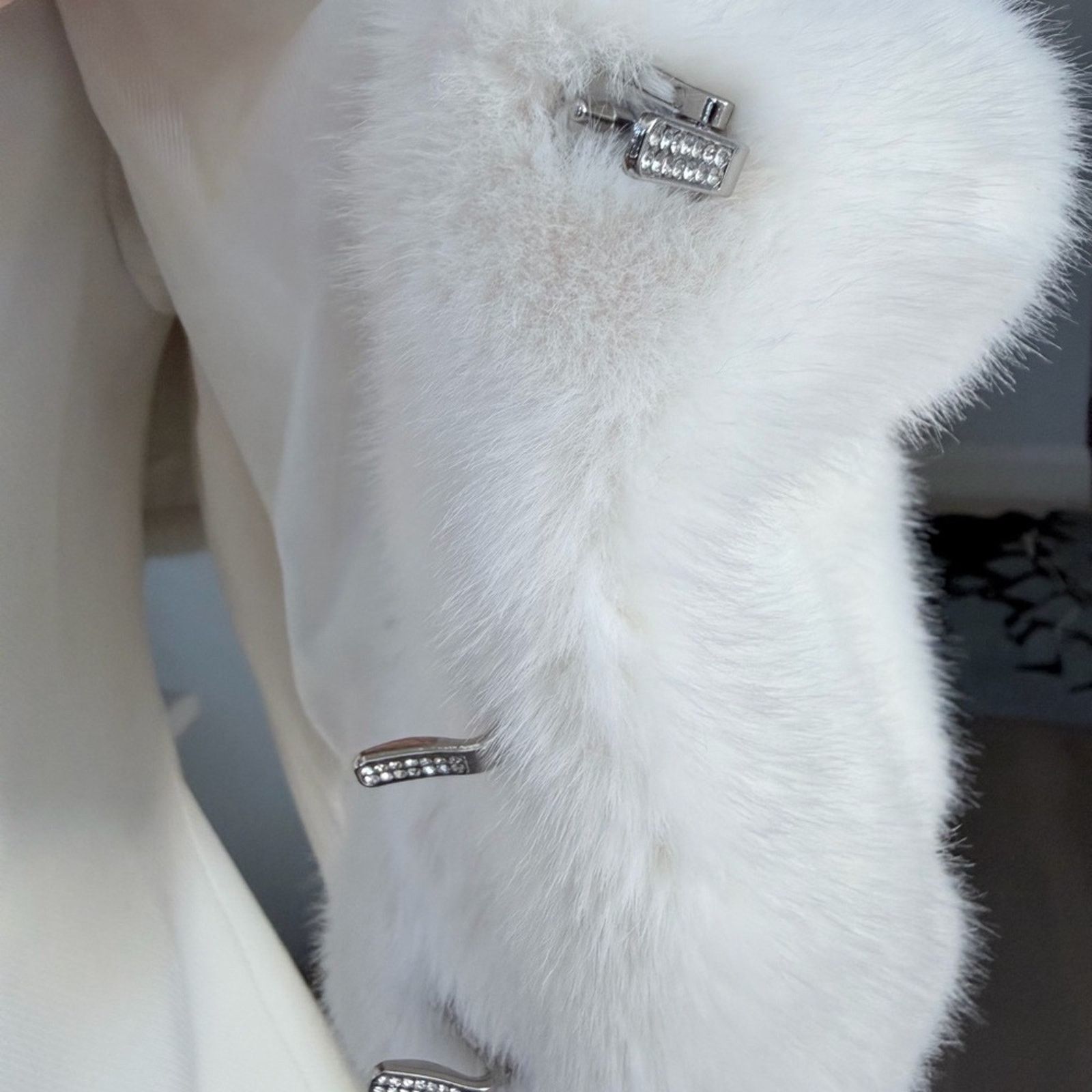 Other Old Money Jessica Bara White Faux Fur Jacket & Skirt size S Size XS / US 0-2 / IT 36-38 - 12 Thumbnail