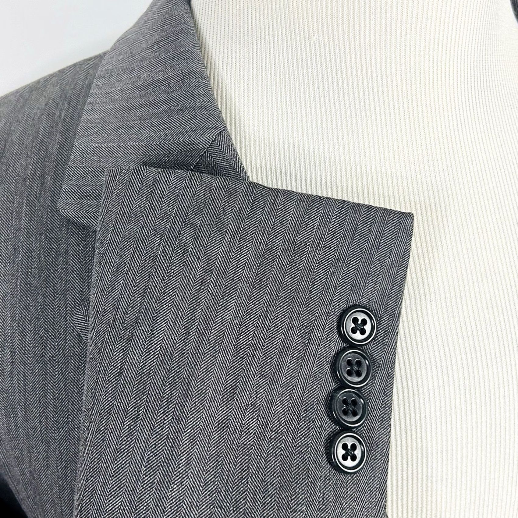 Jos. A. Bank Jos A Bank Sport Coat Gray Herringbone 100% Wool Three-Button Lined Vented 48R Mens Regular Coat Shirt Jacket Notch Lapel Vintage? Size US XS / EU 42 / 0 - 5 Thumbnail