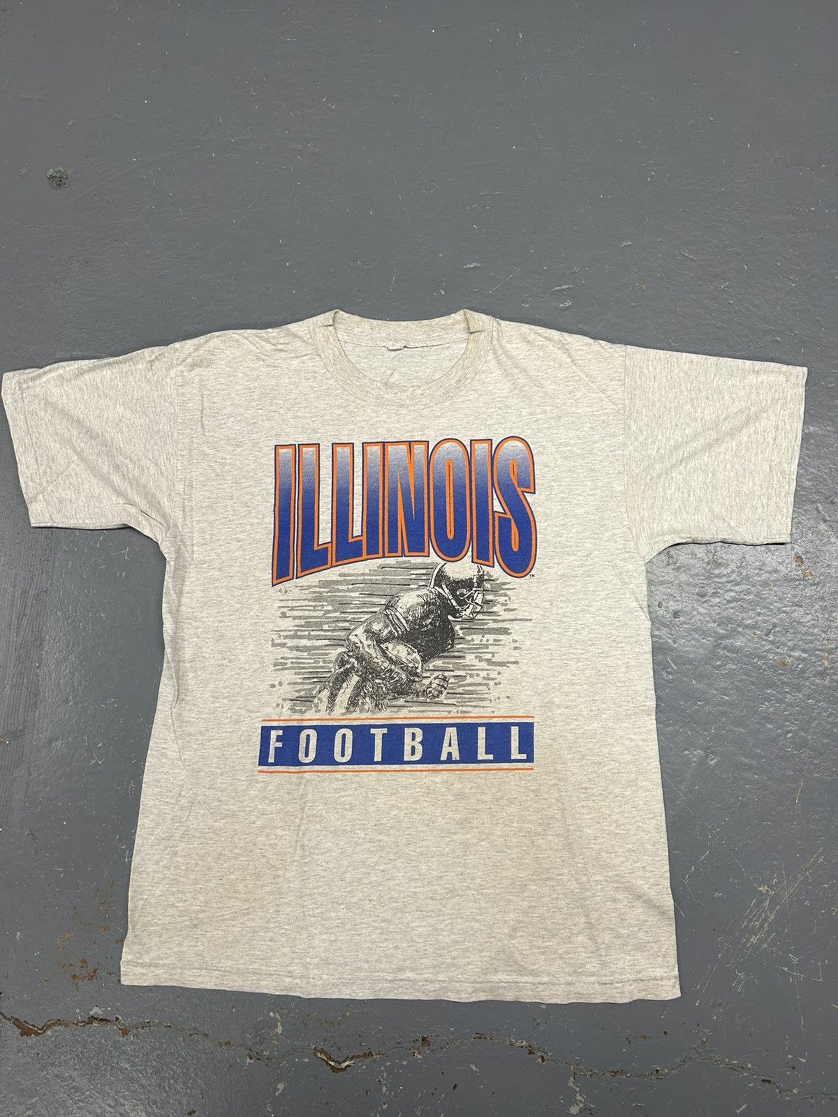 Vintage Crazy Vintage 90s Illinois University Football Graphic Shirt Size US L / EU 52-54 / 3 - 1 Thumbnail