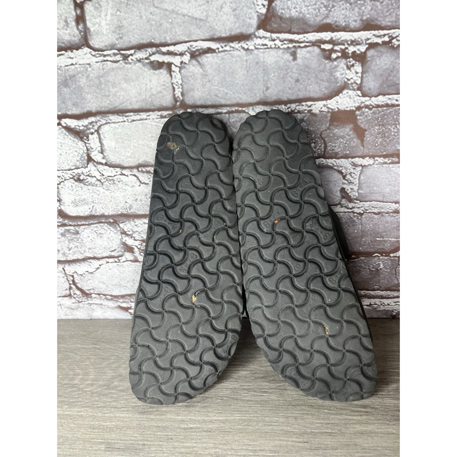 Birkenstock Birkenstock Arizona Black Leather Oiled Slides Sandals Women Size US 9 / IT 39 - 16 Thumbnail