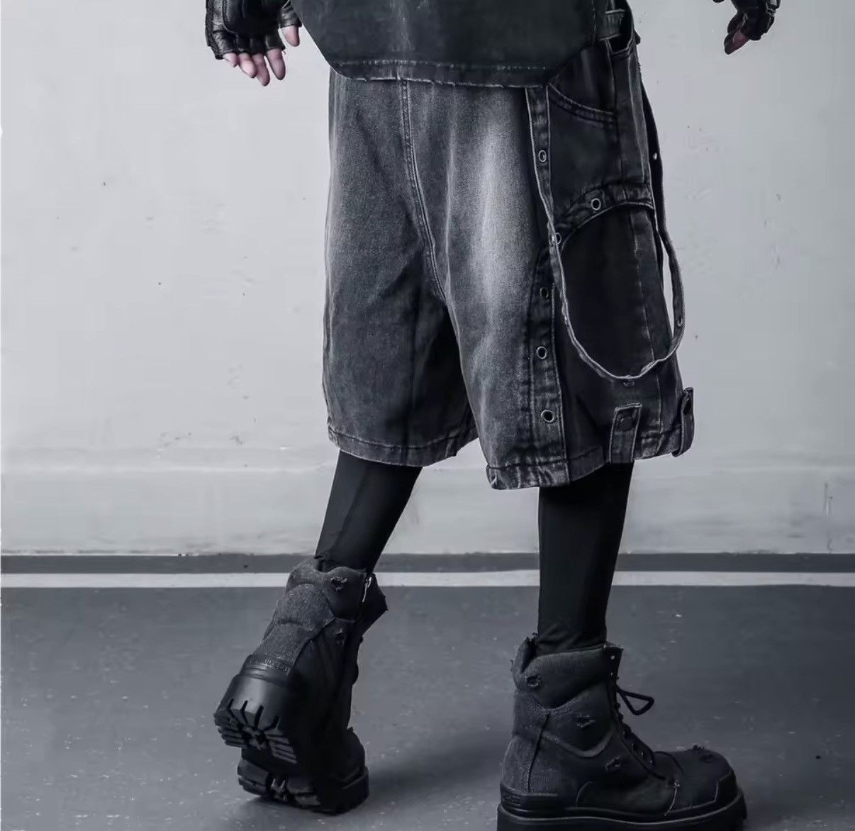 Other Punk Streetwear Cargo Multi Pockets Denim Shorts Size US 32 / EU 48 - 5 Thumbnail