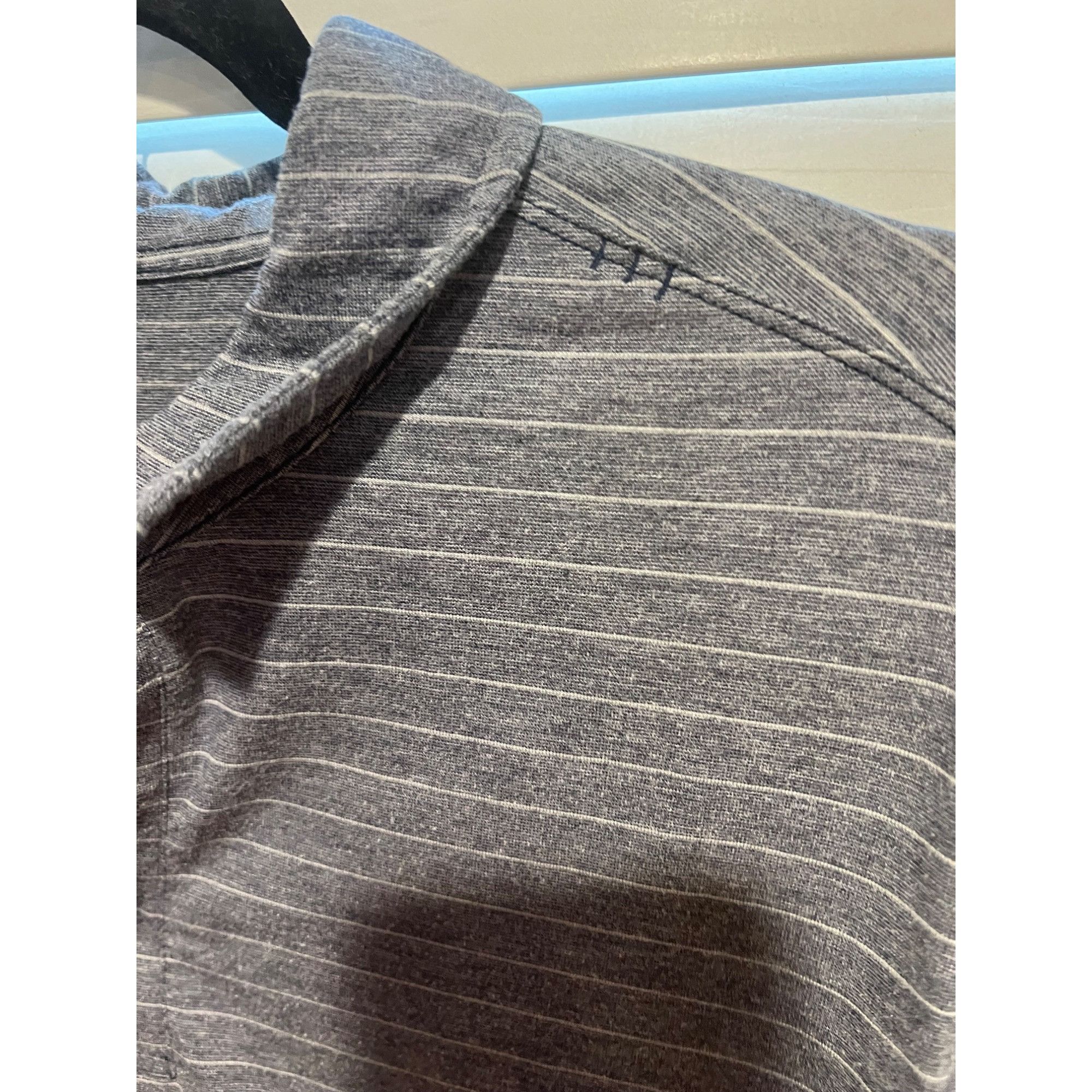 Lululemon Lululemon Mens Polo Shirt - Size L Size US L / EU 52-54 / 3 - 2 Thumbnail