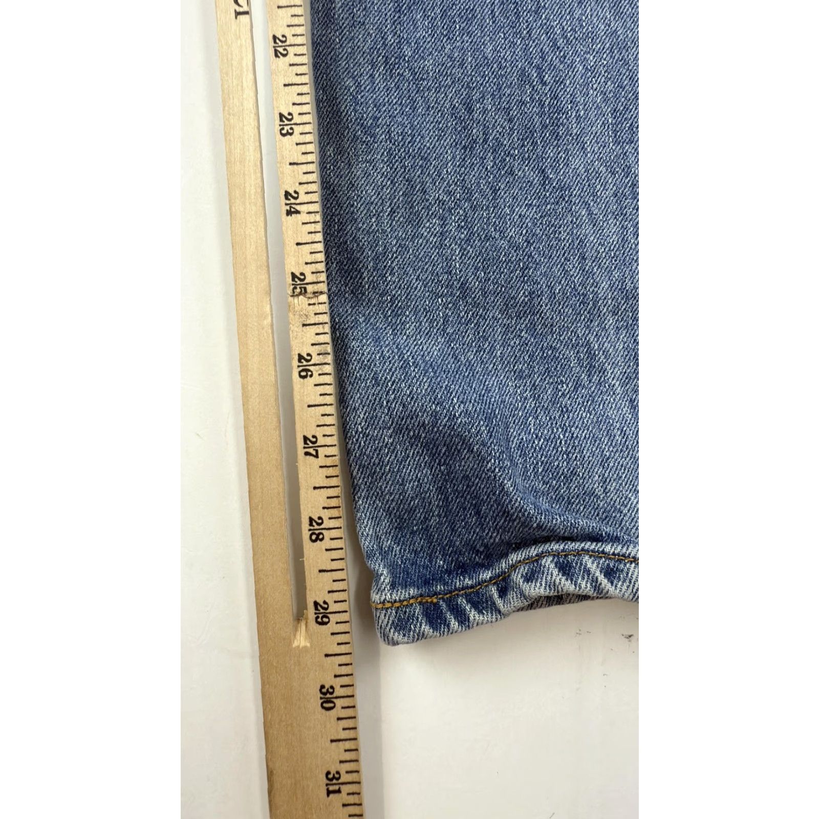 Levi's VINTAGE Levi's 560 Jeans Mens 32x28 Blue Relaxed Tapered Fit Denim Zip Fly Made Mexico Size US 31 - 6 Thumbnail