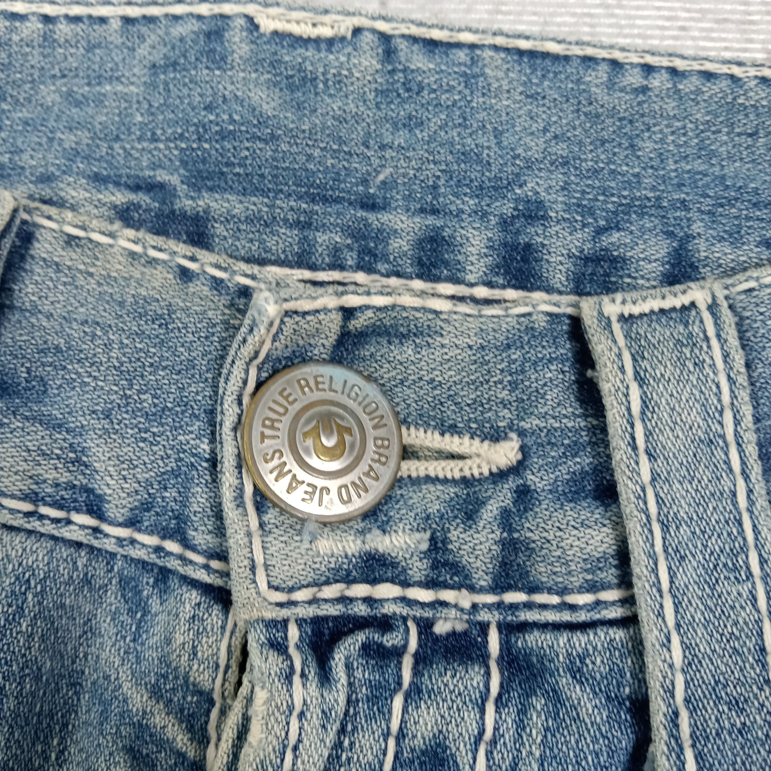 True Religion True Religion American Distressed Denim Jeans C272N13 Size US 33 - 8 Thumbnail