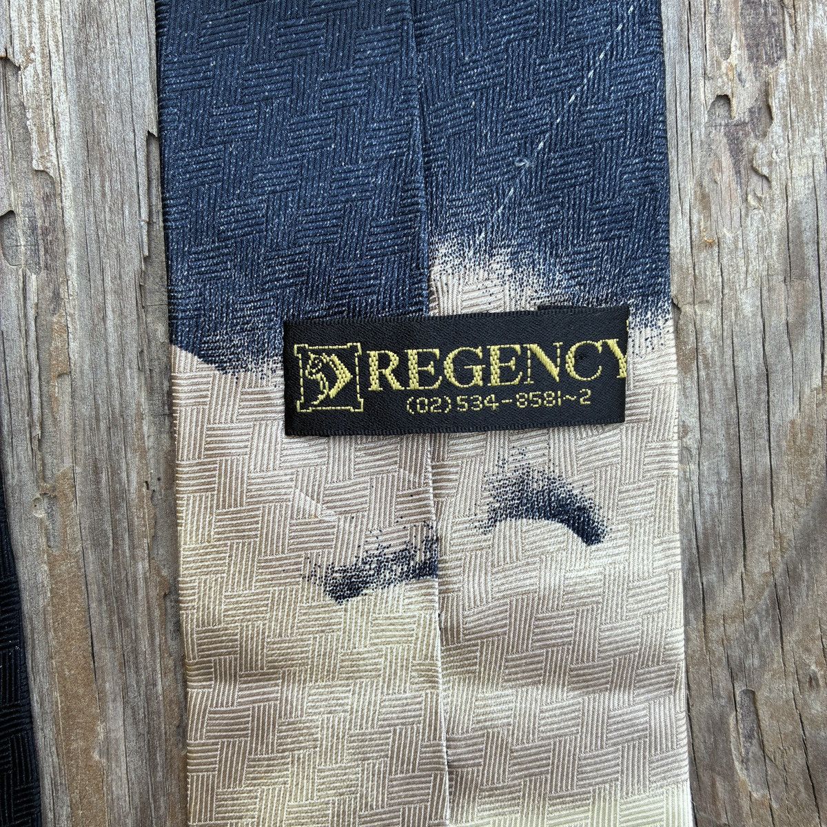 Other Regency Silk Novelty Tie Yellow Classic Car Scenic Print Size ONE SIZE - 2 Thumbnail