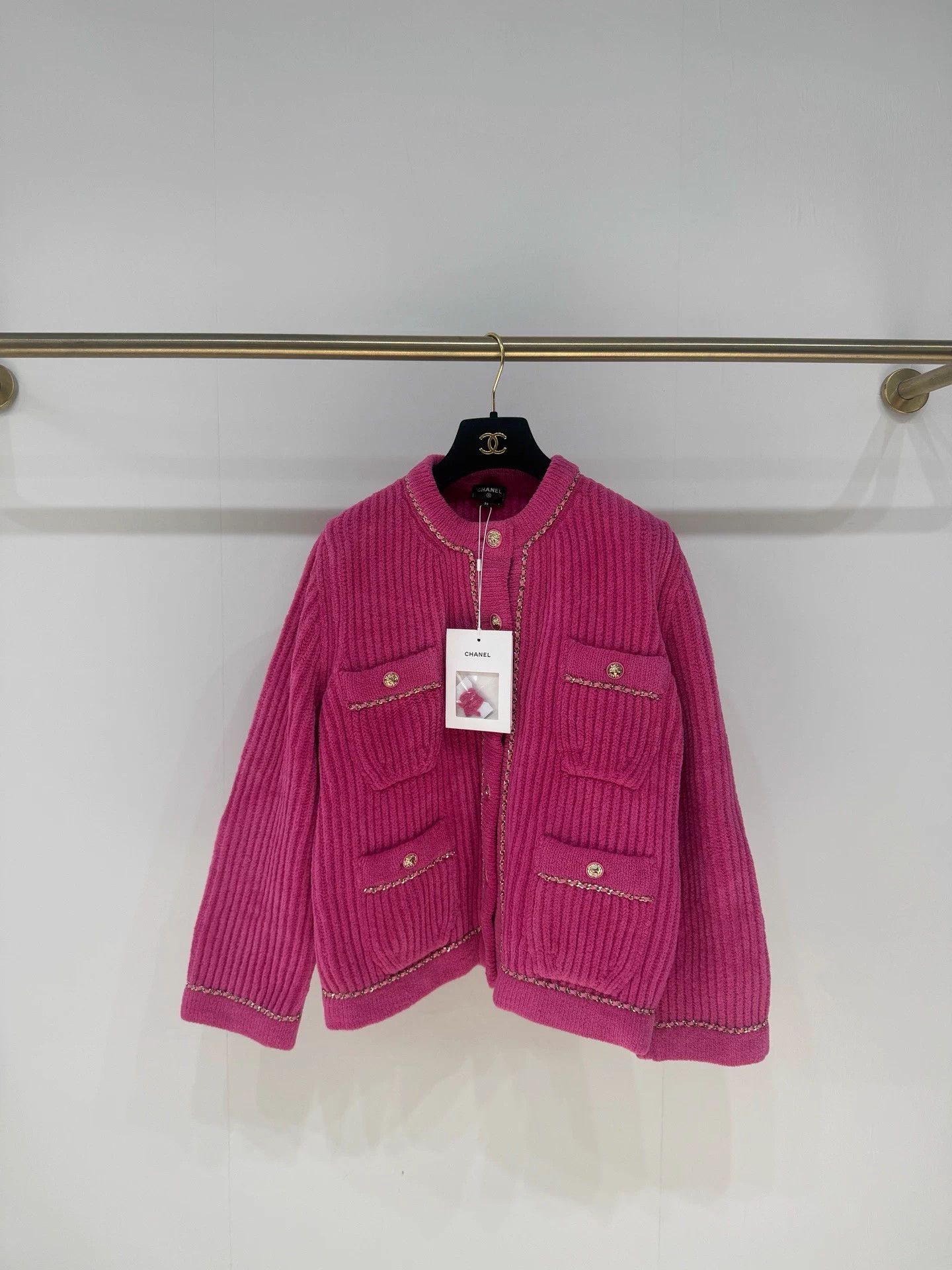 Chanel Chanel Women's 22B FW Worn Pink Chain Jacket FR36 Size XS / US 0-2 / IT 36-38 - 1 Thumbnail