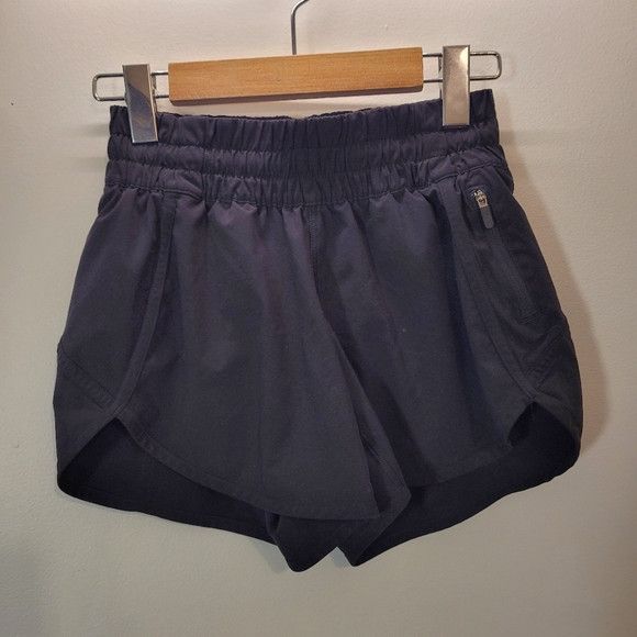 Lululemon Lululemon Athletica Tracker Black Shorts - Size 4 Size 27" / US 4 / IT 40 - 2 Thumbnail