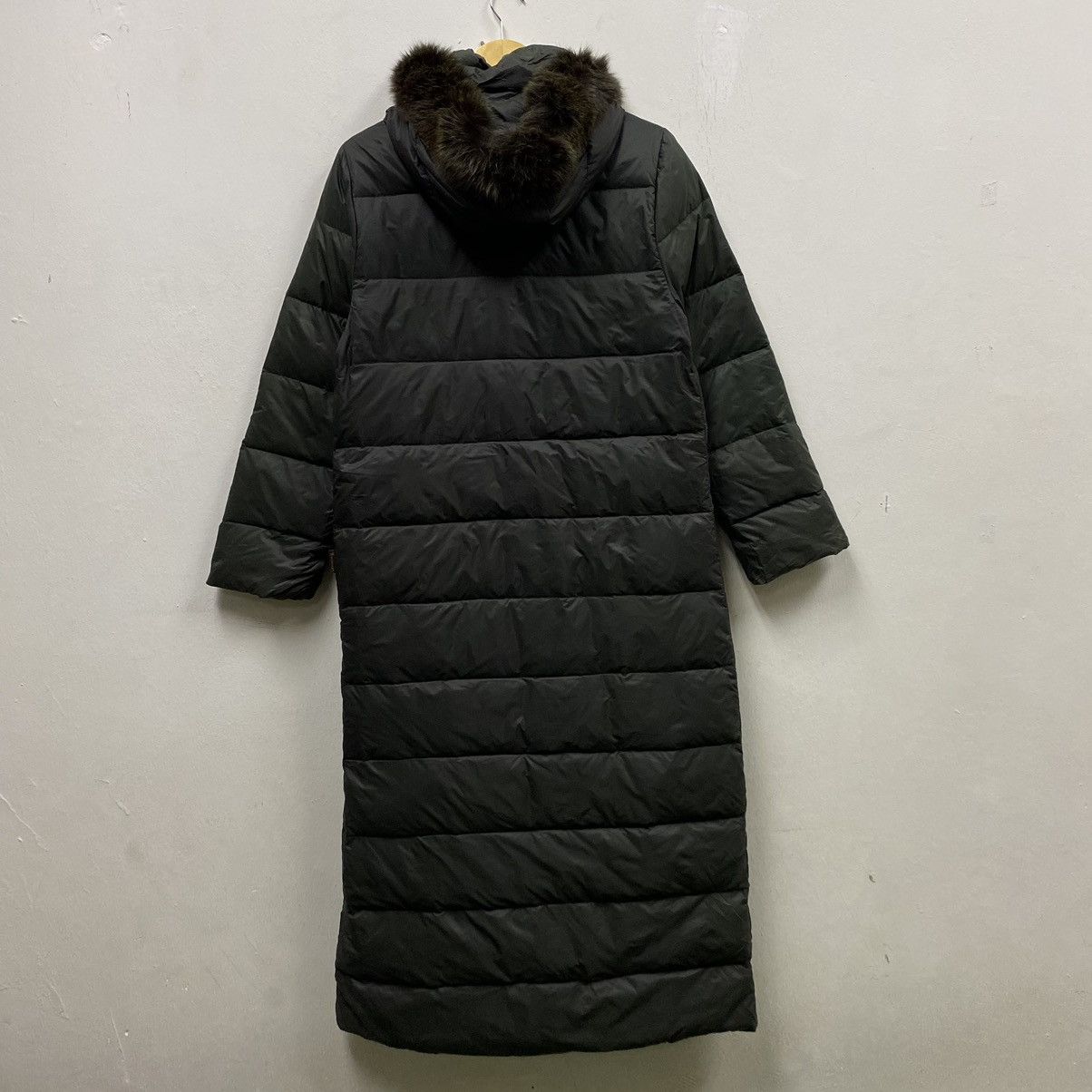 Moncler Moncler vintage black faded long jacket down puffer coat Size US S / EU 44-46 / 1 - 3 Thumbnail