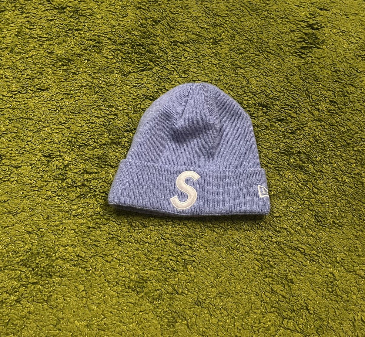New Era × Supreme Supreme x New Era knit logo beanie hat Size 32 - 2 Thumbnail