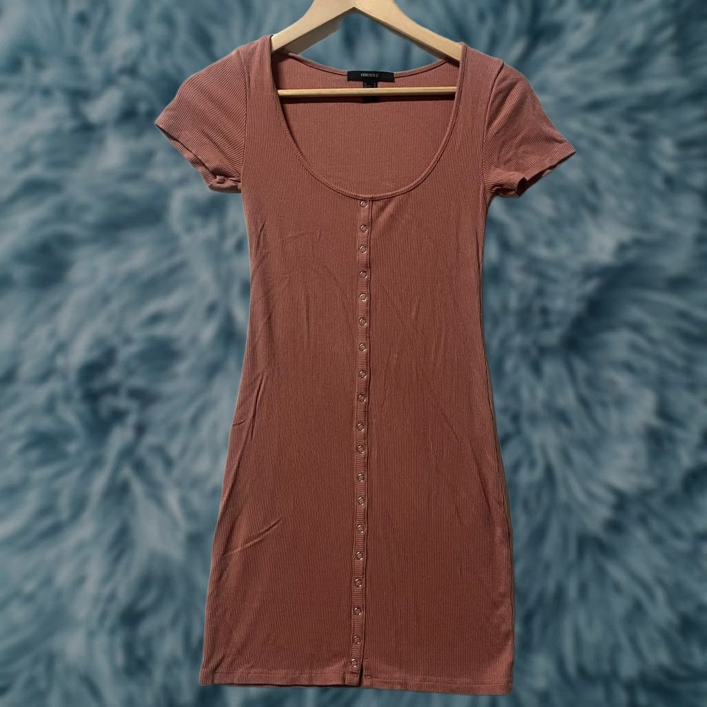 Forever 21 Forever 21 Bodycon Dress Womens Medium Red Short Sleeve Snap Front Ribbed Dress Length: Mini / Knee Length Depends on Size M Womens Size 32" / US 10 / IT 46 - 1 Thumbnail