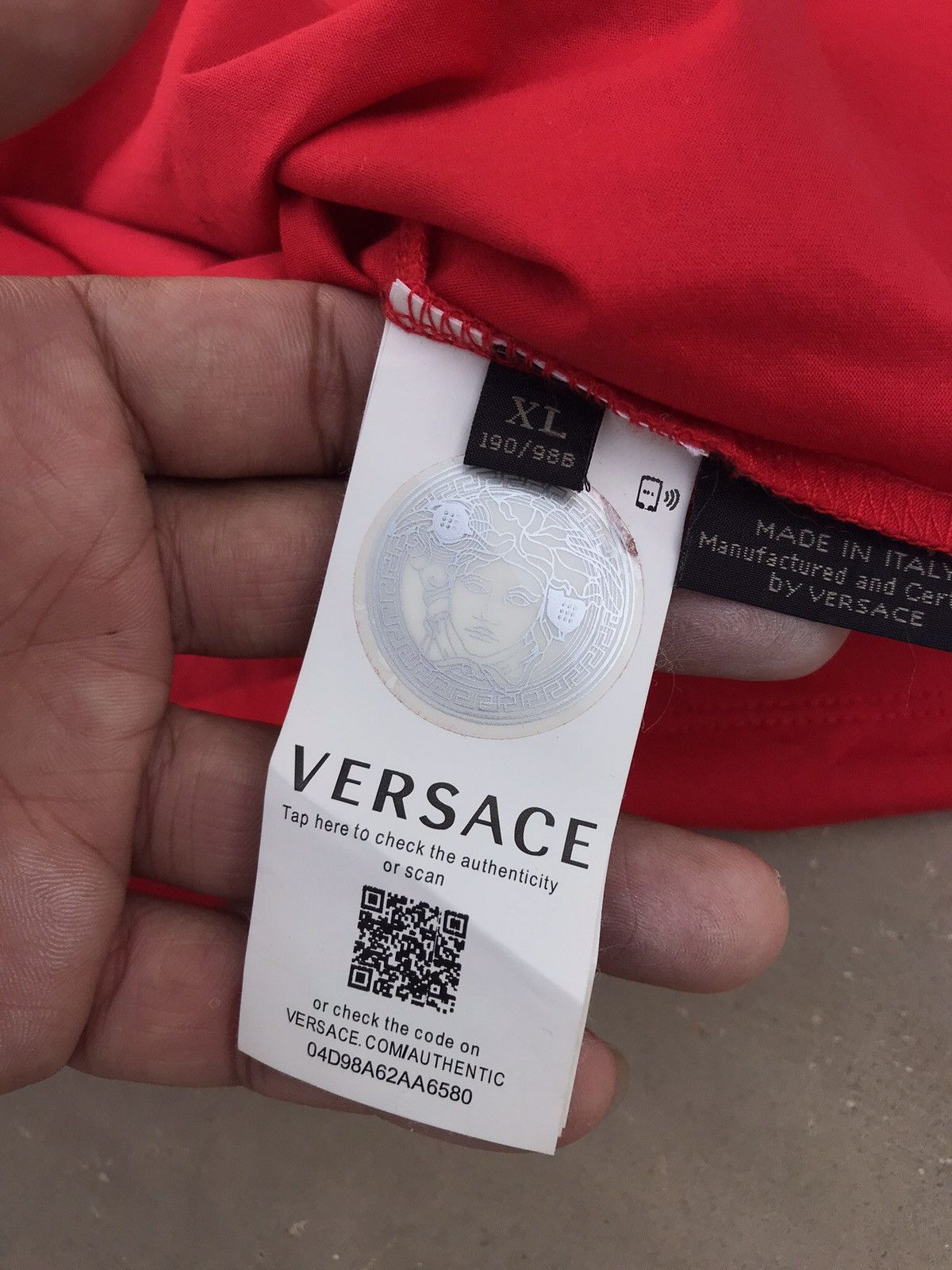 Versace Versace red tshirt Size XL / US 12-14 / IT 48-50 - 8 Thumbnail
